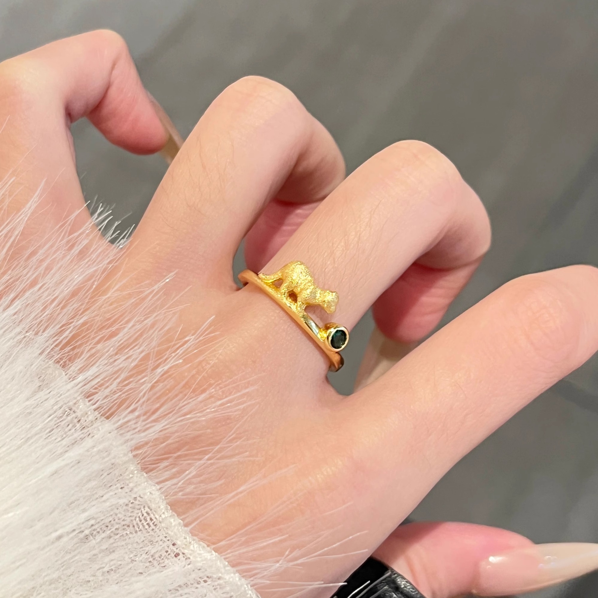 Vintage French Lace Cat Emerald Ring for Women - Adjustable Retro Style Light Luxury Jewelry