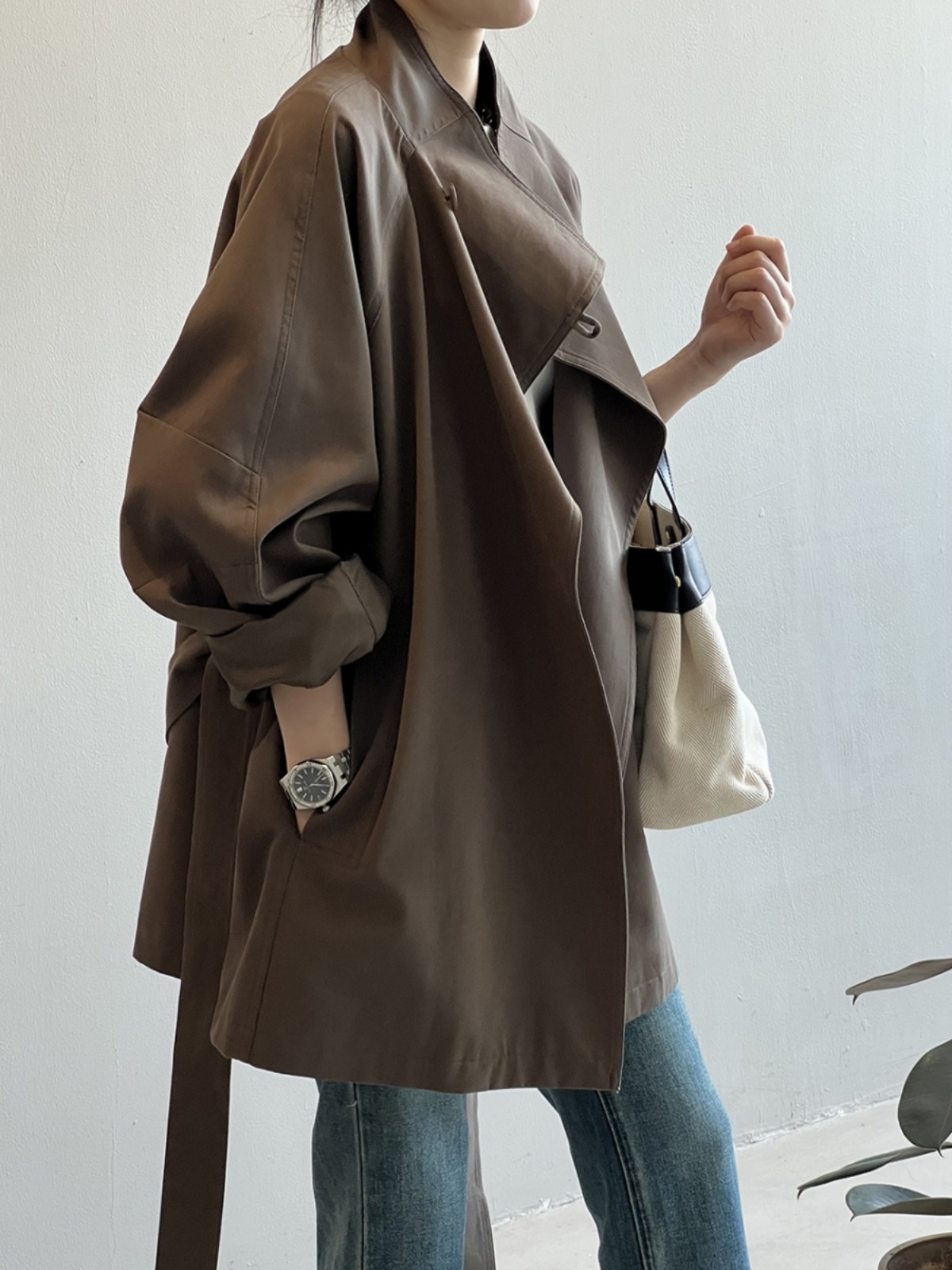 Vintage French Mid-Length Trench Coat for Women - Loose Fit, Casual Stand Collar, Spring Autumn 2025 Fashion Vintage French Mid-Length Trench Coat for Women - Loose Fit, Casual Stand Collar, Spring Autumn 2025 Fashion