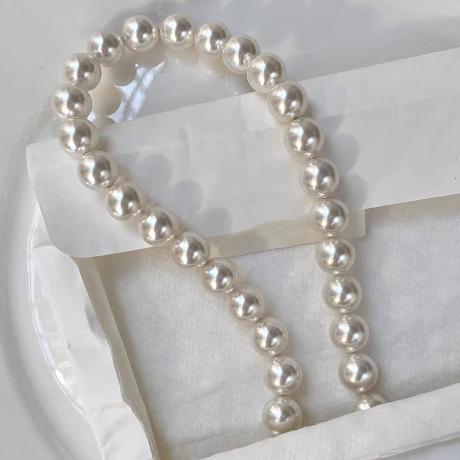 Vintage French Pearl Choker Necklace - Light Luxury Jewelry for Elegant Looks - Timeless Niche Style Accessory Vintage French Pearl Choker Necklace - Light Luxury Jewelry for Elegant Looks - Timeless Niche Style Accessory