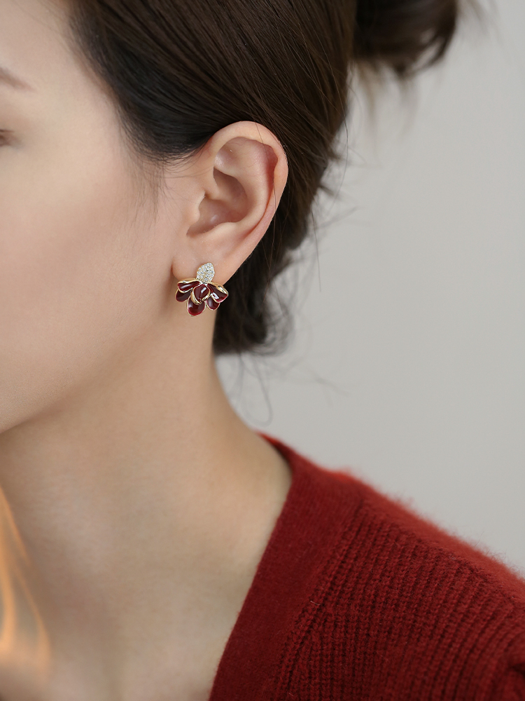 Vintage French Red Petal Dripping Glaze Earrings for Women, Leaf-Shaped Floral Design, Elegant Autumn Winter Jewelry Vintage French Red Petal Dripping Glaze Earrings for Women, Leaf-Shaped Floral Design, Elegant Autumn Winter Jewelry