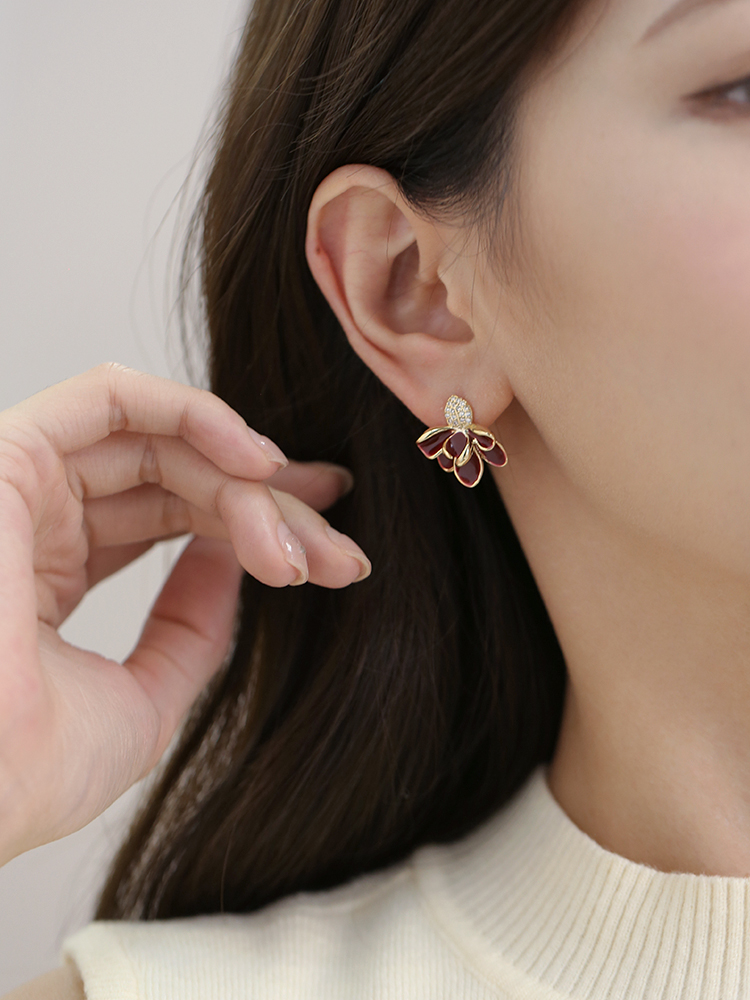 Vintage French Red Petal Dripping Glaze Earrings for Women, Leaf-Shaped Floral Design, Elegant Autumn Winter Jewelry Vintage French Red Petal Dripping Glaze Earrings for Women, Leaf-Shaped Floral Design, Elegant Autumn Winter Jewelry