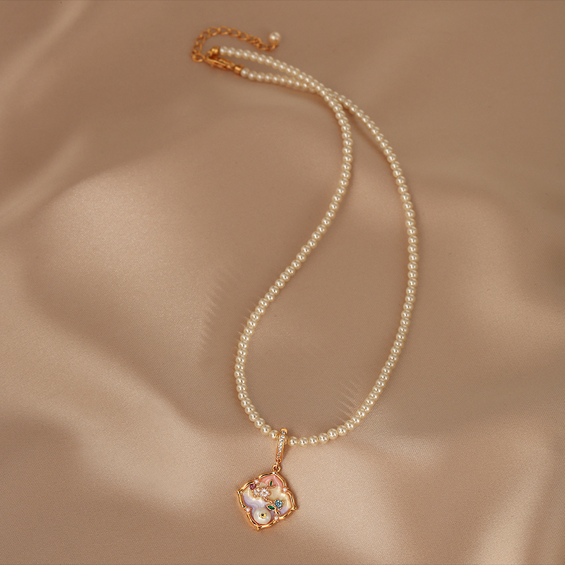 Vintage French-Style Flower Pendant Necklace for Women, Elegant Pearl Collarbone Chain, Oil Painting Design, Chic Jewelry Accessory