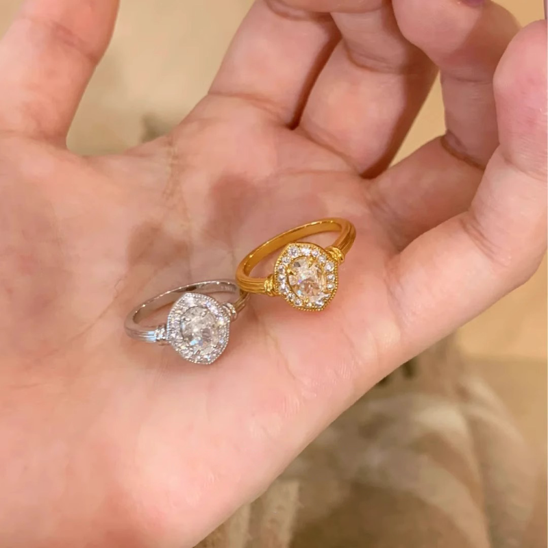 Vintage French-Style Light Luxury Sparkling Pigeon Egg Ring for Women - Niche Design, Fashionable and Versatile Jewelry Vintage French-Style Light Luxury Sparkling Pigeon Egg Ring for Women - Niche Design, Fashionable and Versatile Jewelry