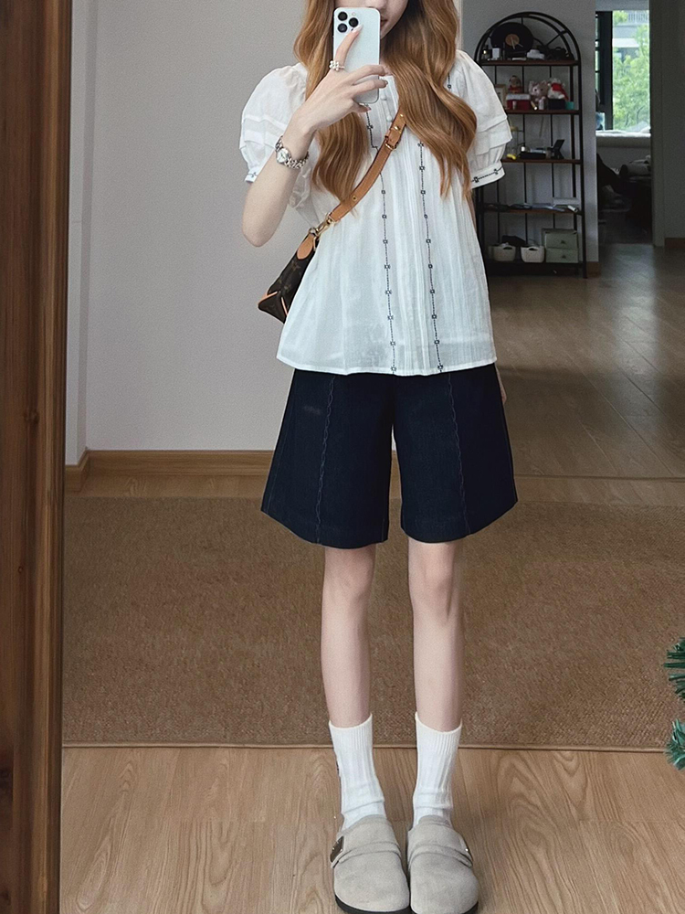 Vintage French Style White Embroidered Shirt for Women, Loose Short-Sleeve Blouse, Unique Design for Summer 2025 Fashion Vintage French Style White Embroidered Shirt for Women, Loose Short-Sleeve Blouse, Unique Design for Summer 2025 Fashion