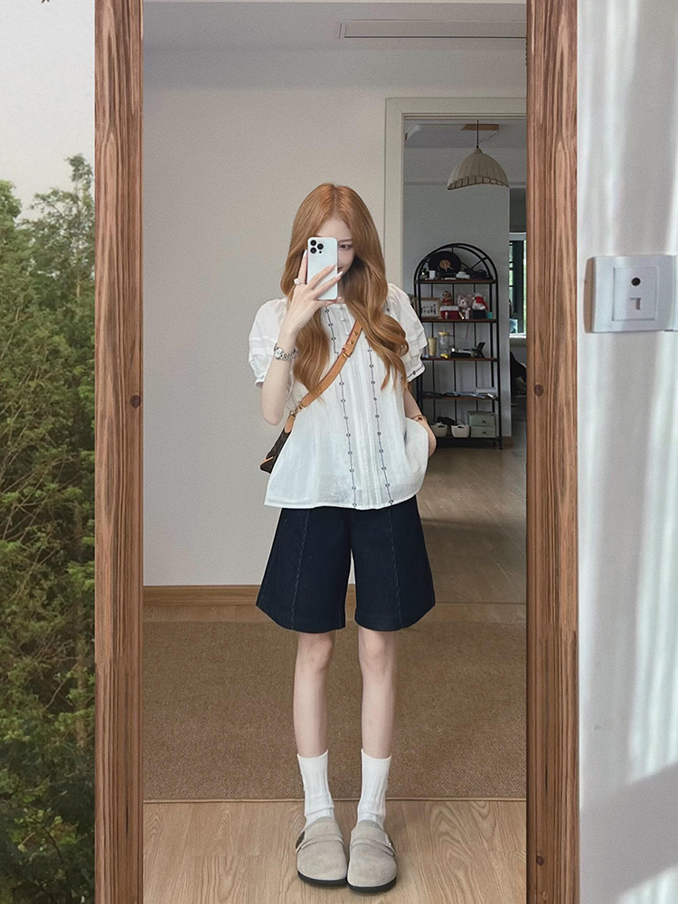 Vintage French Style White Embroidered Shirt for Women, Loose Short-Sleeve Blouse, Unique Design for Summer 2025 Fashion Vintage French Style White Embroidered Shirt for Women, Loose Short-Sleeve Blouse, Unique Design for Summer 2025 Fashion