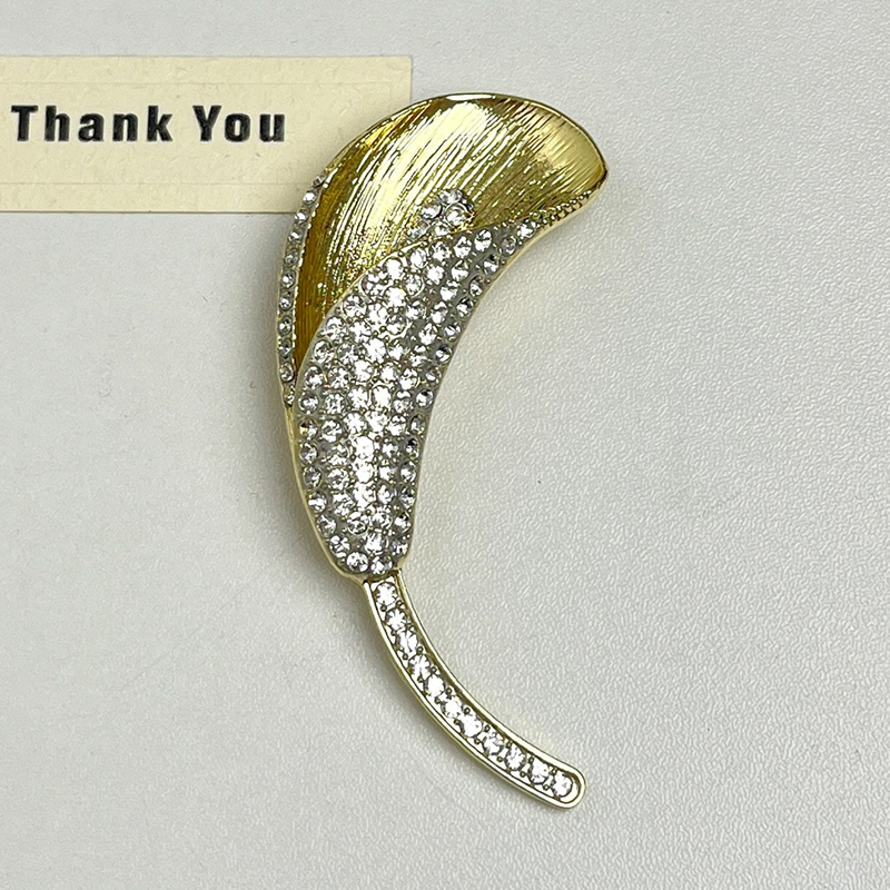 Vintage Gold Sparkling Diamond Calla Lily Brooch - Exquisite Floral Pin for Women, 2025 High-End Jewelry Accessory Vintage Gold Sparkling Diamond Calla Lily Brooch - Exquisite Floral Pin for Women, 2025 High-End Jewelry Accessory