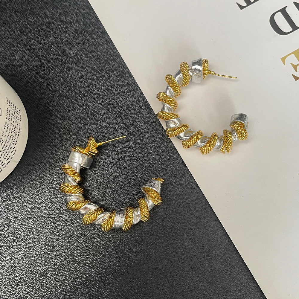 Vintage Gold Twisted Large Round Earrings for Women - French Style Elegant Accessories, Versatile Light Luxury Face-Slimming Design