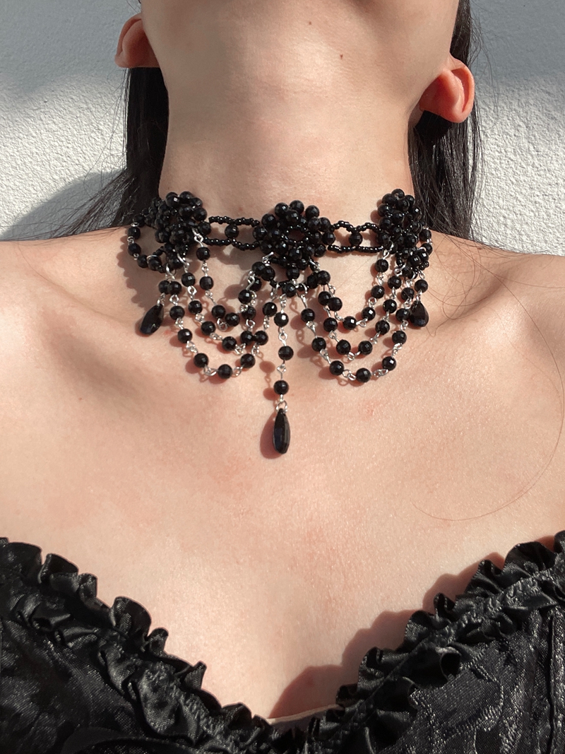 Vintage Gothic Woven Black Bead Choker Necklace with Tassels, Heavy Industry Clavicle Chain for Women, Boho Statement Jewelry