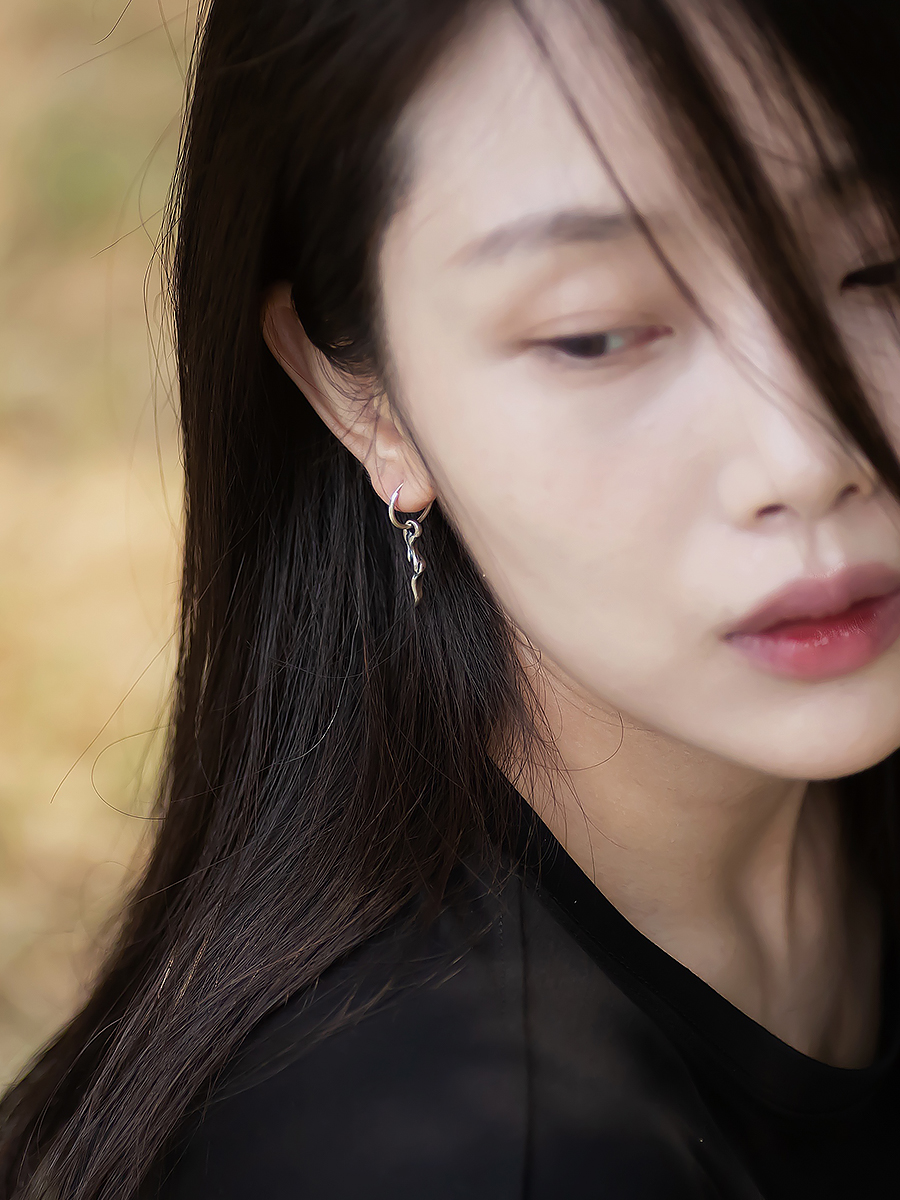 Vintage Hazy Smoke 925 Sterling Silver Long Earrings - Distressed Irregular Wave Pattern Ear Studs for Boho and Retro Style Vintage Hazy Smoke 925 Sterling Silver Long Earrings - Distressed Irregular Wave Pattern Ear Studs for Boho and Retro Style