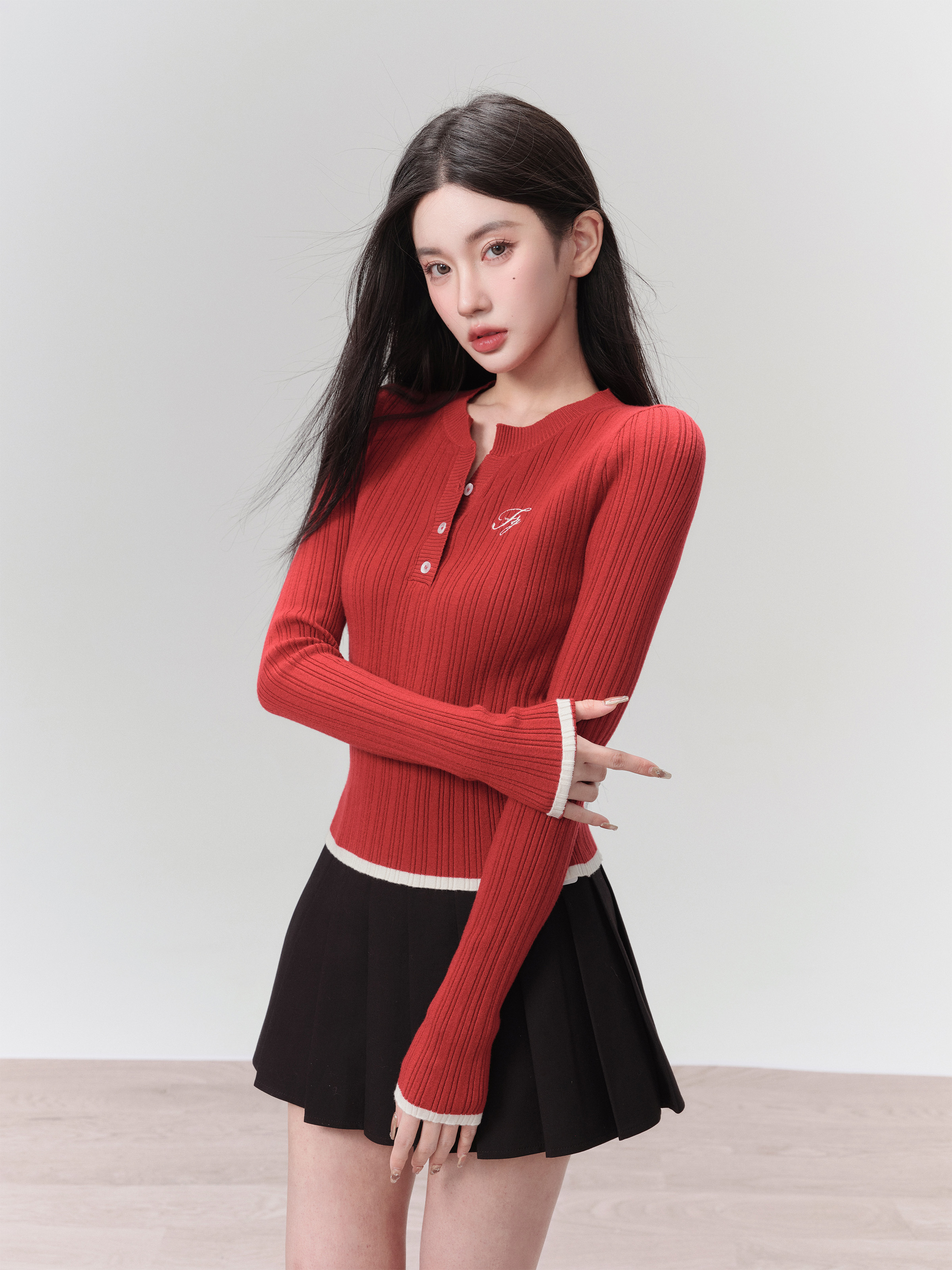 Vintage Henley Neck Knitted Base Layer Slim Fit Pullover for Women - Summer Casual Fashion, American Style, Hot Girl Aesthetic Vintage Henley Neck Knitted Base Layer Slim Fit Pullover for Women - Summer Casual Fashion, American Style, Hot Girl Aesthetic