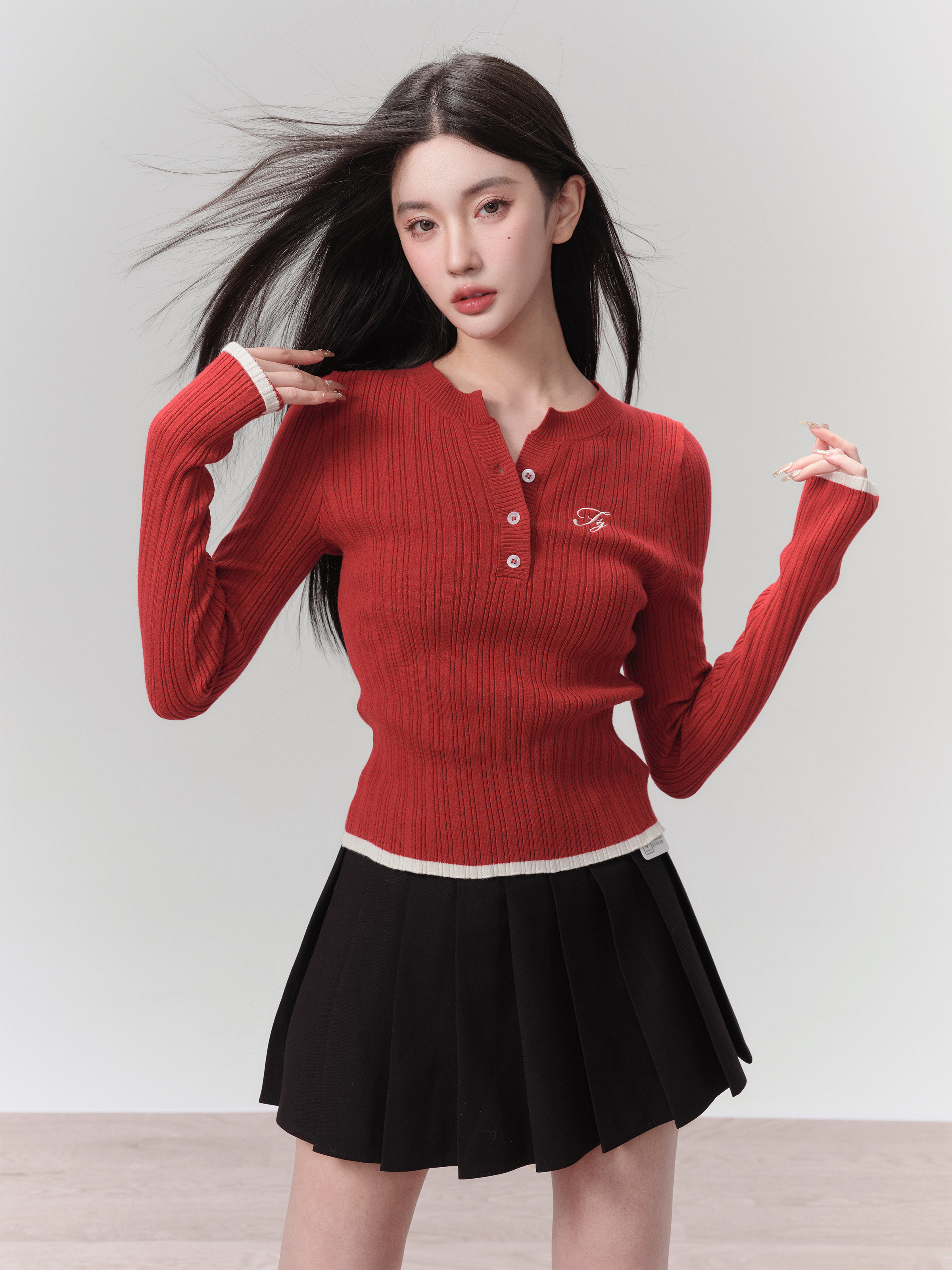 Vintage Henley Neck Knitted Base Layer Slim Fit Pullover for Women - Summer Casual Fashion, American Style, Hot Girl Aesthetic Vintage Henley Neck Knitted Base Layer Slim Fit Pullover for Women - Summer Casual Fashion, American Style, Hot Girl Aesthetic