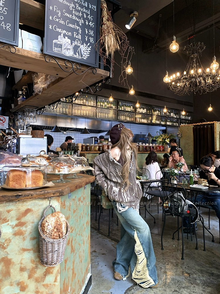 Vintage High-Waisted Loose Heavy-Duty Ripped Jeans for Women - Versatile Wide-Leg Casual Pants in Y2K Style Vintage High-Waisted Loose Heavy-Duty Ripped Jeans for Women - Versatile Wide-Leg Casual Pants in Y2K Style