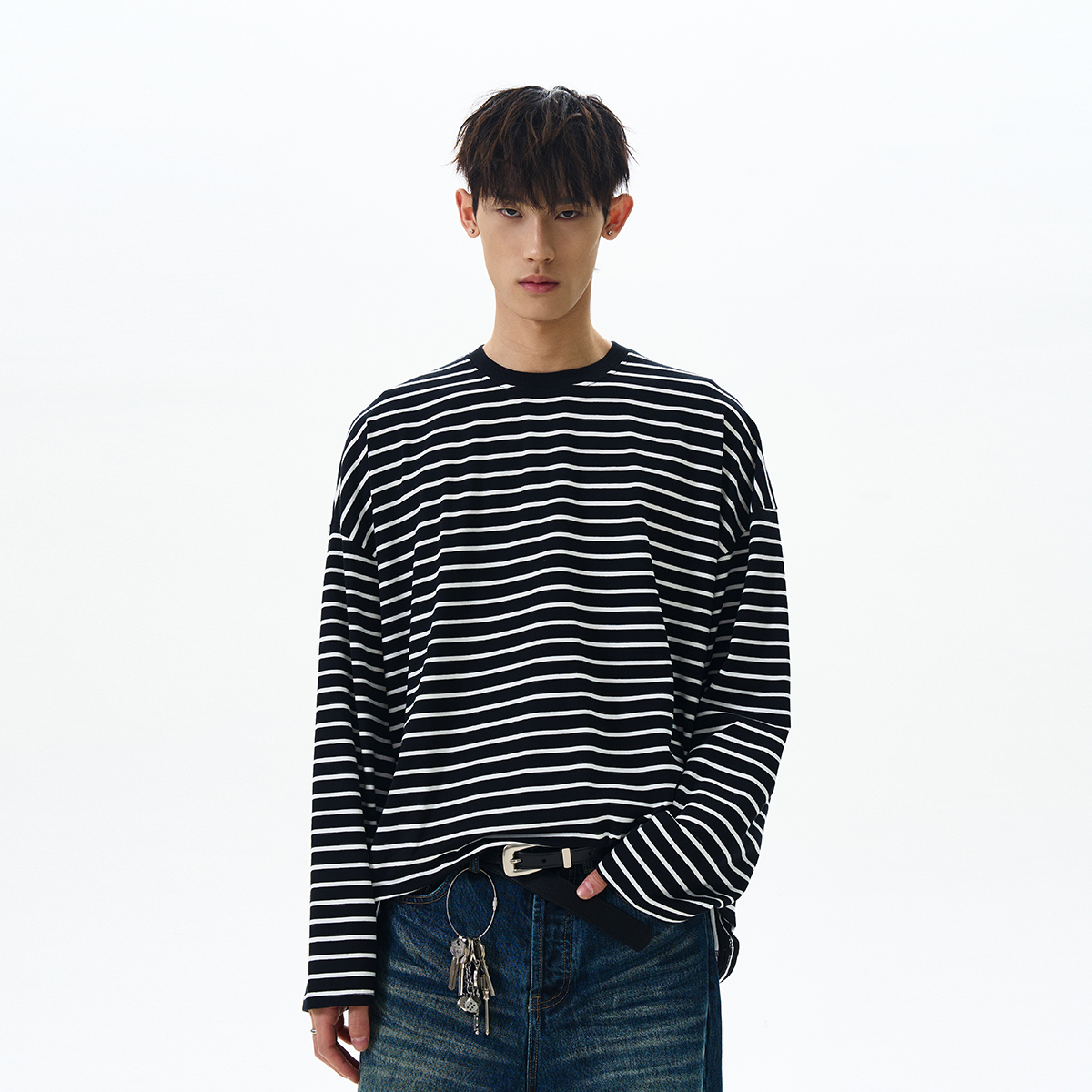 Vintage-Inspired Black and White Striped Long Sleeve T-Shirt - Relaxed Fit, Trendy, Versatile American Style Top