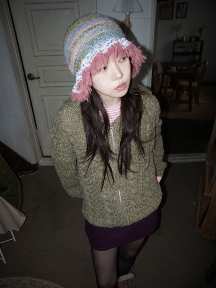 Vintage Korean-Style Knitted Hat for Women, Casual Patchwork Design, Travel Outfit Essential, Flattering Face-Enhancing Style Vintage Korean-Style Knitted Hat for Women, Casual Patchwork Design, Travel Outfit Essential, Flattering Face-Enhancing Style