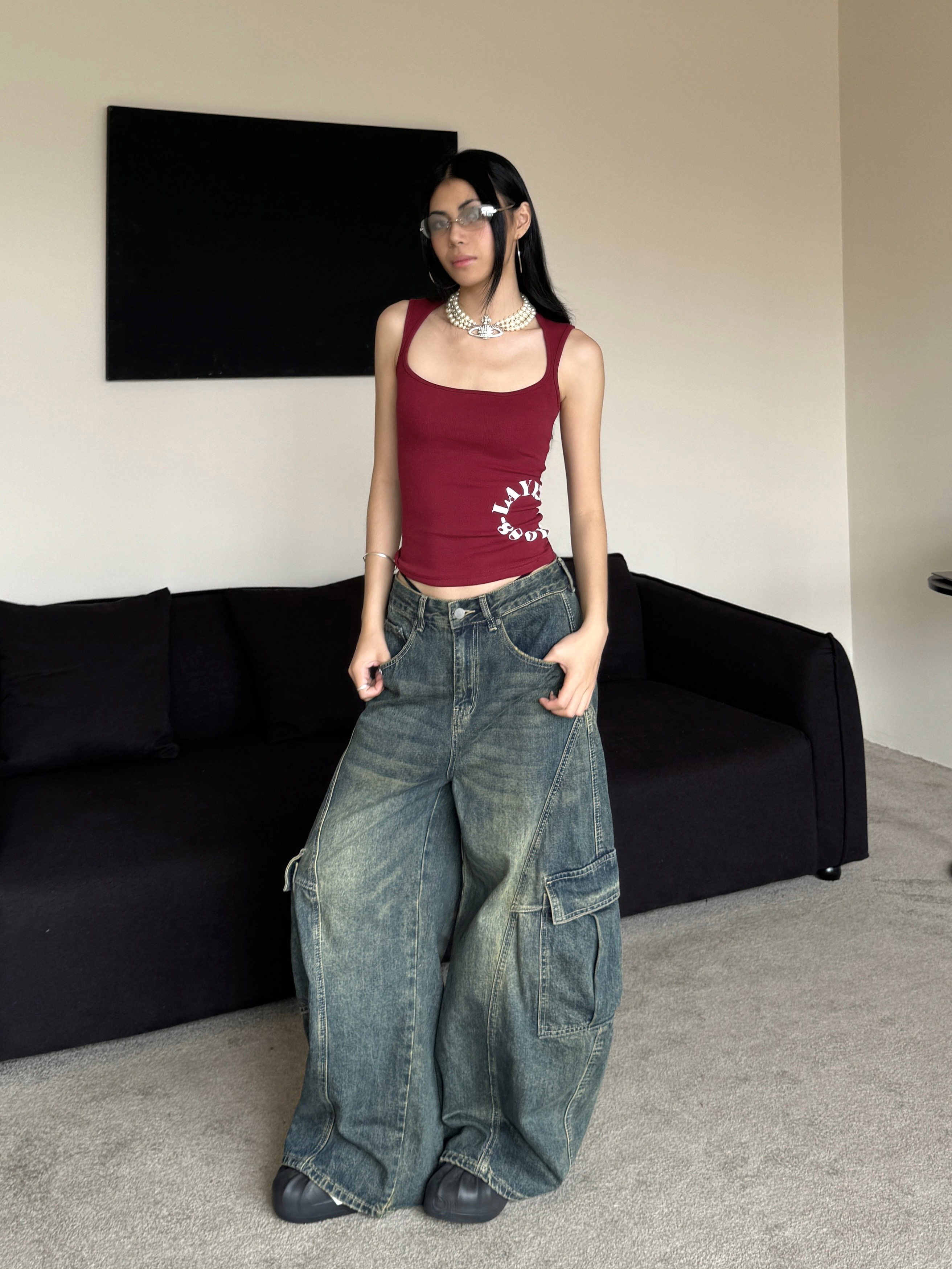 Vintage Loose Wash Blue Wide Pocket Distressed Workwear Jeans with Curved Blade Design - 90s Inspired Floor-Length Style Vintage Loose Wash Blue Wide Pocket Distressed Workwear Jeans with Curved Blade Design - 90s Inspired Floor-Length Style