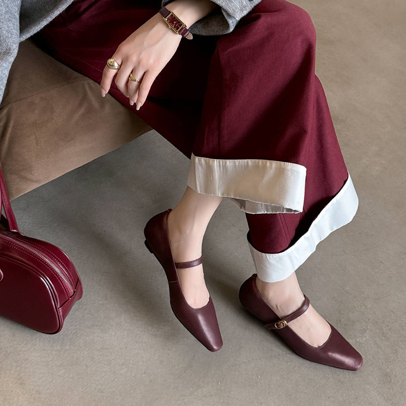 Vintage Milk Apricot Sheepskin Low-Heeled Flat Mary Jane Shoes for Women - Comfortable Small Square Toe Style Vintage Milk Apricot Sheepskin Low-Heeled Flat Mary Jane Shoes for Women - Comfortable Small Square Toe Style