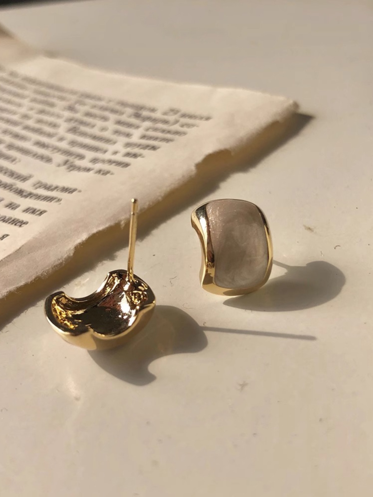 Vintage Minimalist S925 Pure Silver Enamel Earrings for Women - Court Style Ear Clips, Perfect for Y2K and Modern Fashion Vintage Minimalist S925 Pure Silver Enamel Earrings for Women - Court Style Ear Clips, Perfect for Y2K and Modern Fashion