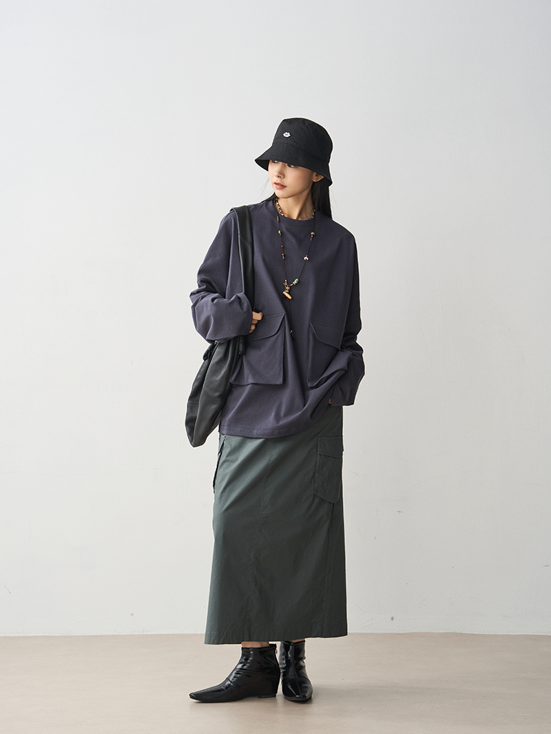 Vintage Niche Style Oversized Long Sleeve T-Shirt for Women with Large Pocket in Dark Blue Pure Cotton, Round Neck, Casual Fashion Top Vintage Niche Style Oversized Long Sleeve T-Shirt for Women with Large Pocket in Dark Blue Pure Cotton, Round Neck, Casual Fashion Top