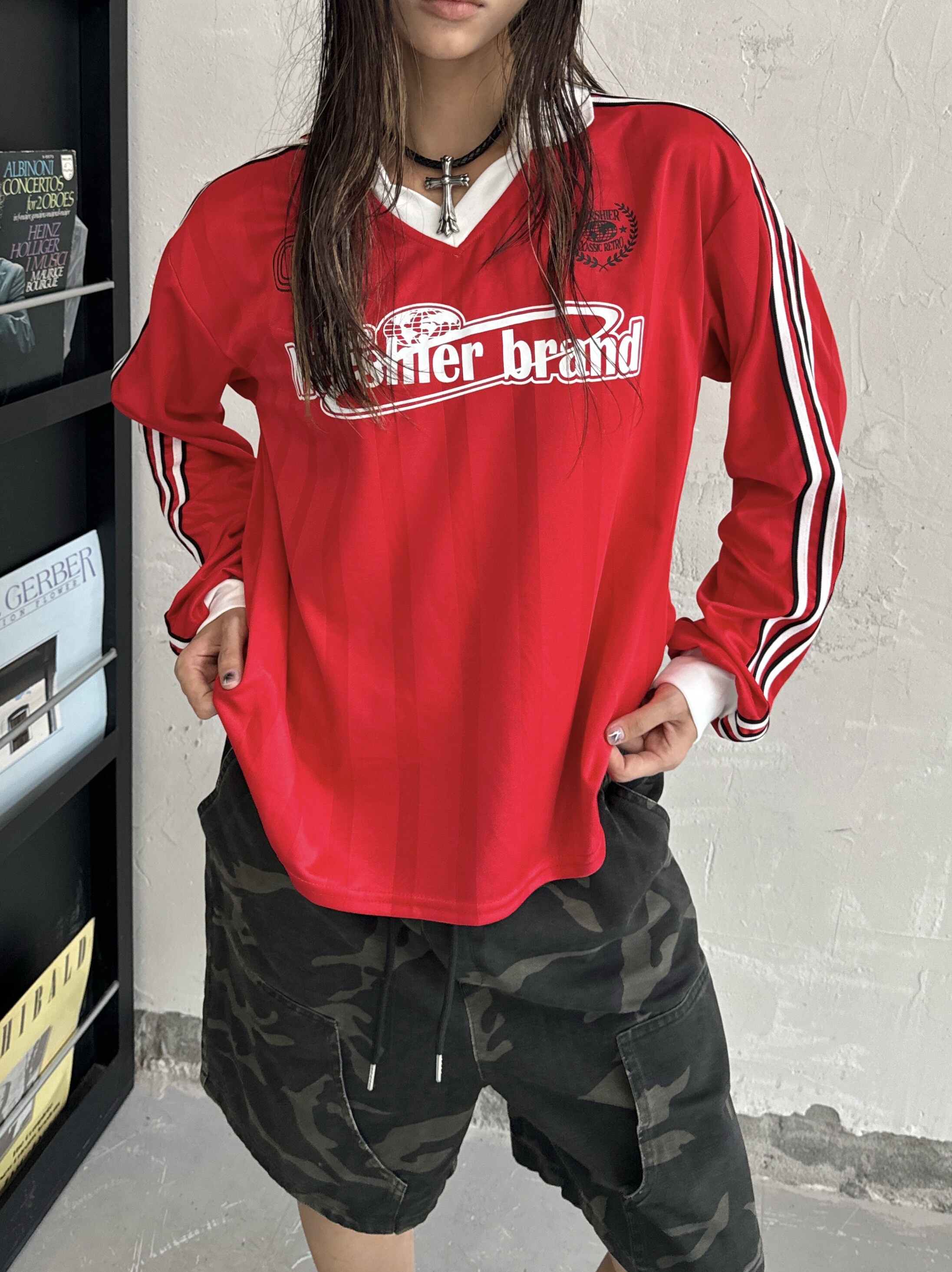 Vintage Patchwork Striped V-Neck T-Shirt with Letter Print - Long Sleeve Loose Fit Sports Top for 90s and Y2K Style Vintage Patchwork Striped V-Neck T-Shirt with Letter Print - Long Sleeve Loose Fit Sports Top for 90s and Y2K Style