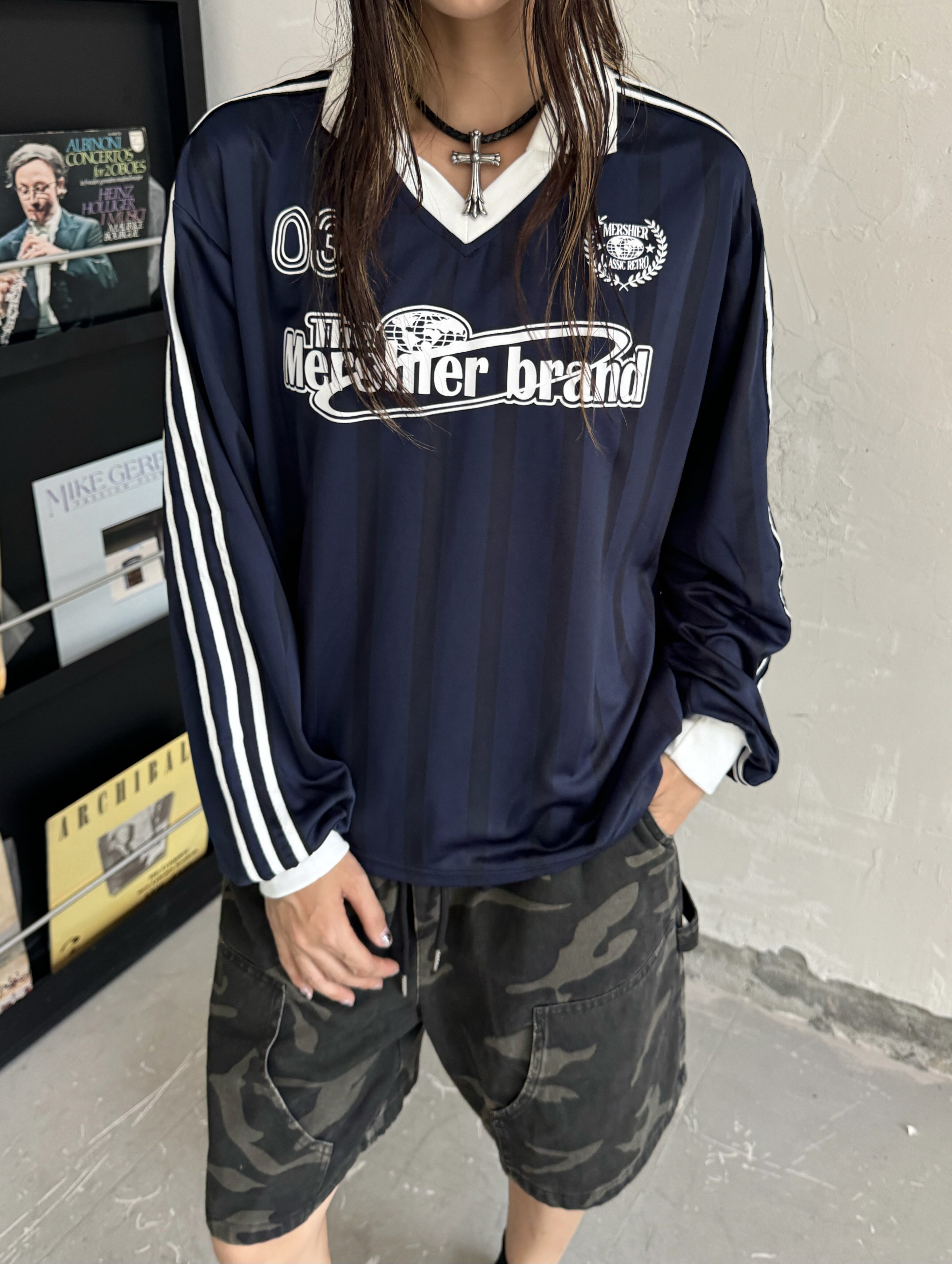 Vintage Patchwork Striped V-Neck T-Shirt with Letter Print - Long Sleeve Loose Fit Sports Top for 90s and Y2K Style Vintage Patchwork Striped V-Neck T-Shirt with Letter Print - Long Sleeve Loose Fit Sports Top for 90s and Y2K Style