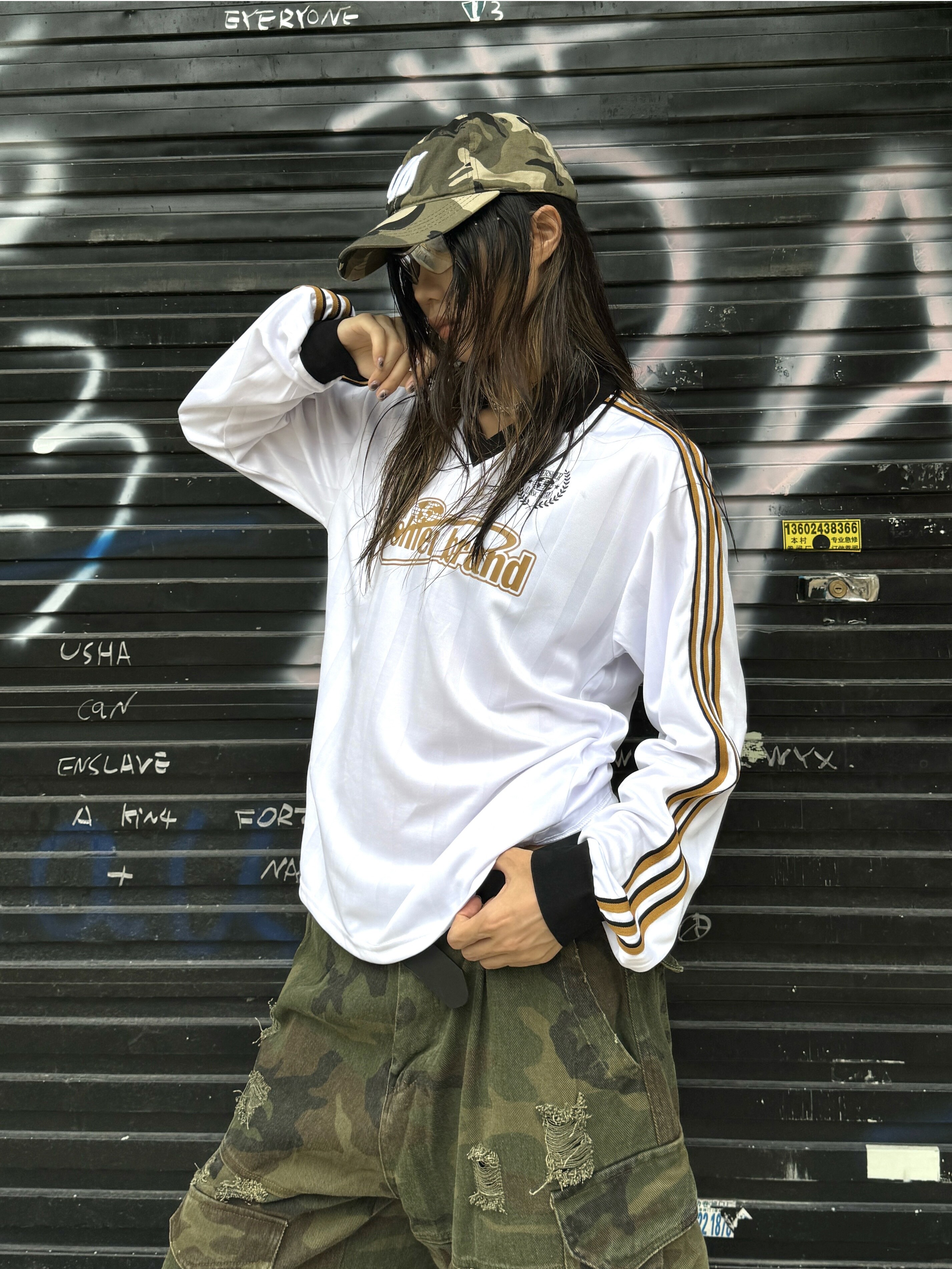 Vintage Patchwork Striped V-Neck T-Shirt with Letter Print - Long Sleeve Loose Fit Sports Top for 90s and Y2K Style Vintage Patchwork Striped V-Neck T-Shirt with Letter Print - Long Sleeve Loose Fit Sports Top for 90s and Y2K Style