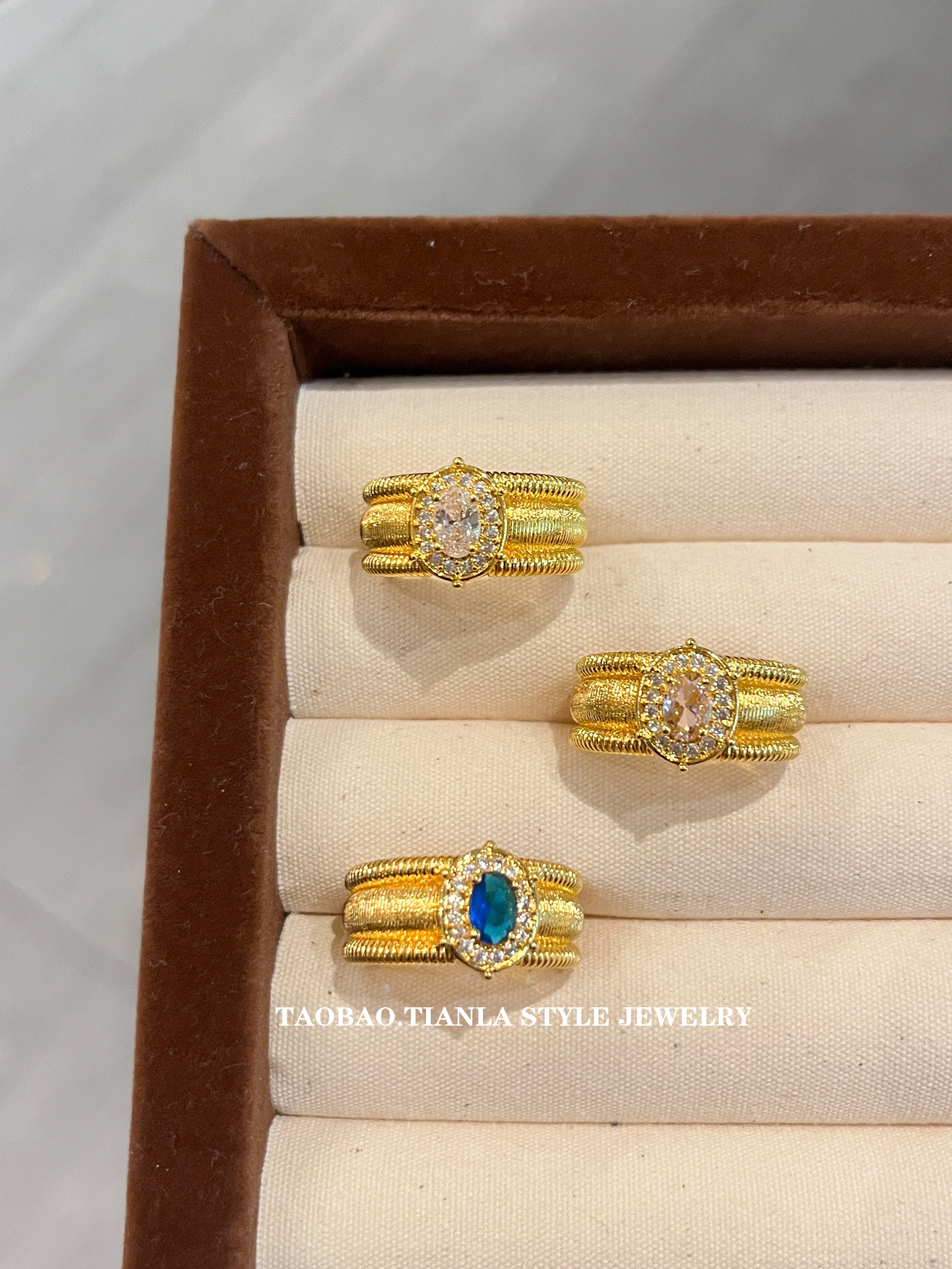 Vintage Pigeon Egg Open-Ended Ring for Women, Sparkling Wide Design, 2025 Trendy Niche Jewelry, Unique Fashion Accessory Vintage Pigeon Egg Open-Ended Ring for Women, Sparkling Wide Design, 2025 Trendy Niche Jewelry, Unique Fashion Accessory