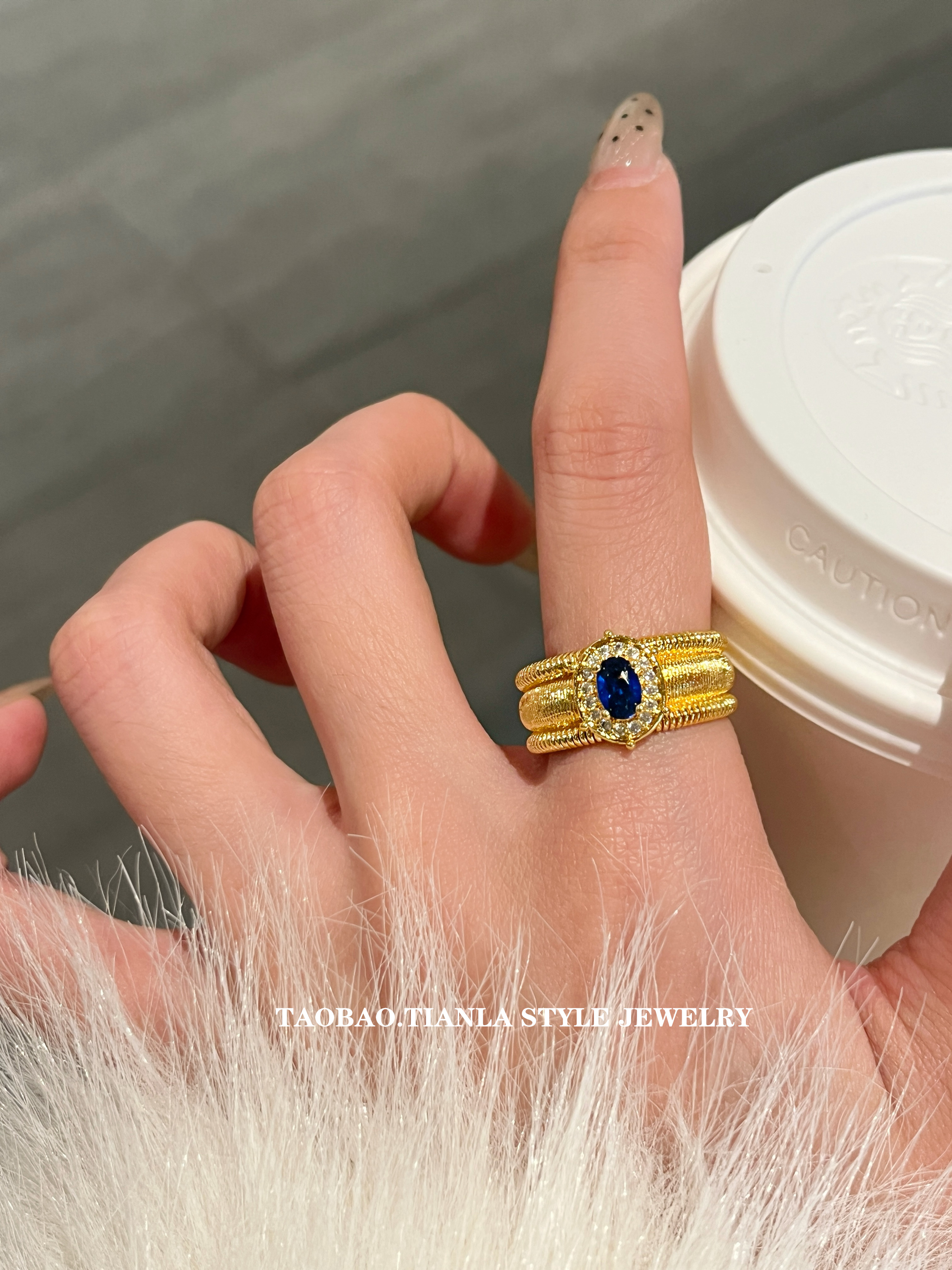 Vintage Pigeon Egg Open-Ended Ring for Women, Sparkling Wide Design, 2025 Trendy Niche Jewelry, Unique Fashion Accessory Vintage Pigeon Egg Open-Ended Ring for Women, Sparkling Wide Design, 2025 Trendy Niche Jewelry, Unique Fashion Accessory