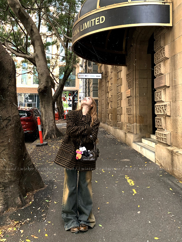 Vintage Plaid Wool Padded Suit Jacket for Women - Oversized Old Money Style Woolen Top Vintage Plaid Wool Padded Suit Jacket for Women - Oversized Old Money Style Woolen Top