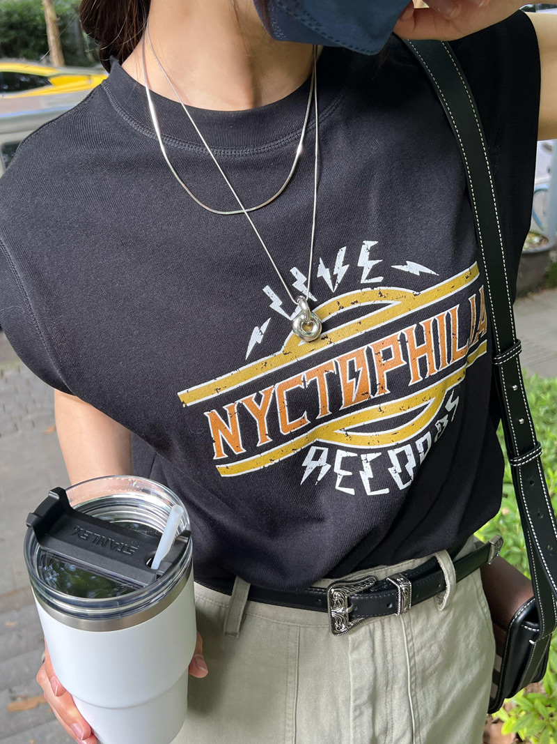 Vintage Print Hip-Hop Vest for Women - Sleeveless Black T-Shirt, Summer American High Street Style, Niche Design Vintage Print Hip-Hop Vest for Women - Sleeveless Black T-Shirt, Summer American High Street Style, Niche Design