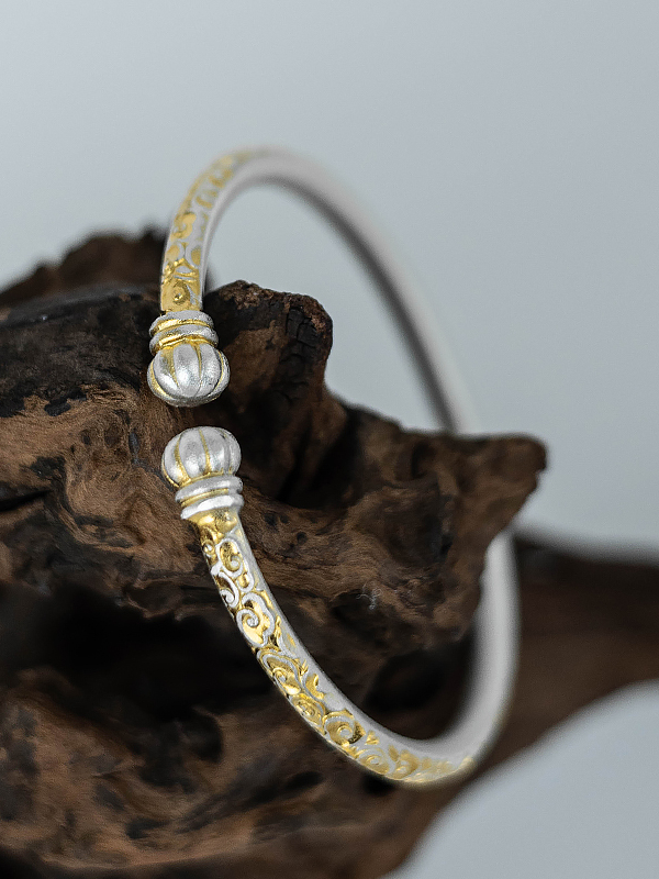 Vintage Pumpkin Head Open Bracelet - Solid Silver 999.9 with Gold-Outlined Cloud Design - Chinese Style Gift Vintage Pumpkin Head Open Bracelet - Solid Silver 999.9 with Gold-Outlined Cloud Design - Chinese Style Gift