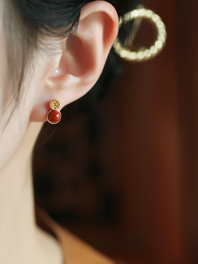 Vintage Red Agate Rose Flower Stud Earrings in Pure Silver, National Style Light Luxury Jewelry for Women Vintage Red Agate Rose Flower Stud Earrings in Pure Silver, National Style Light Luxury Jewelry for Women