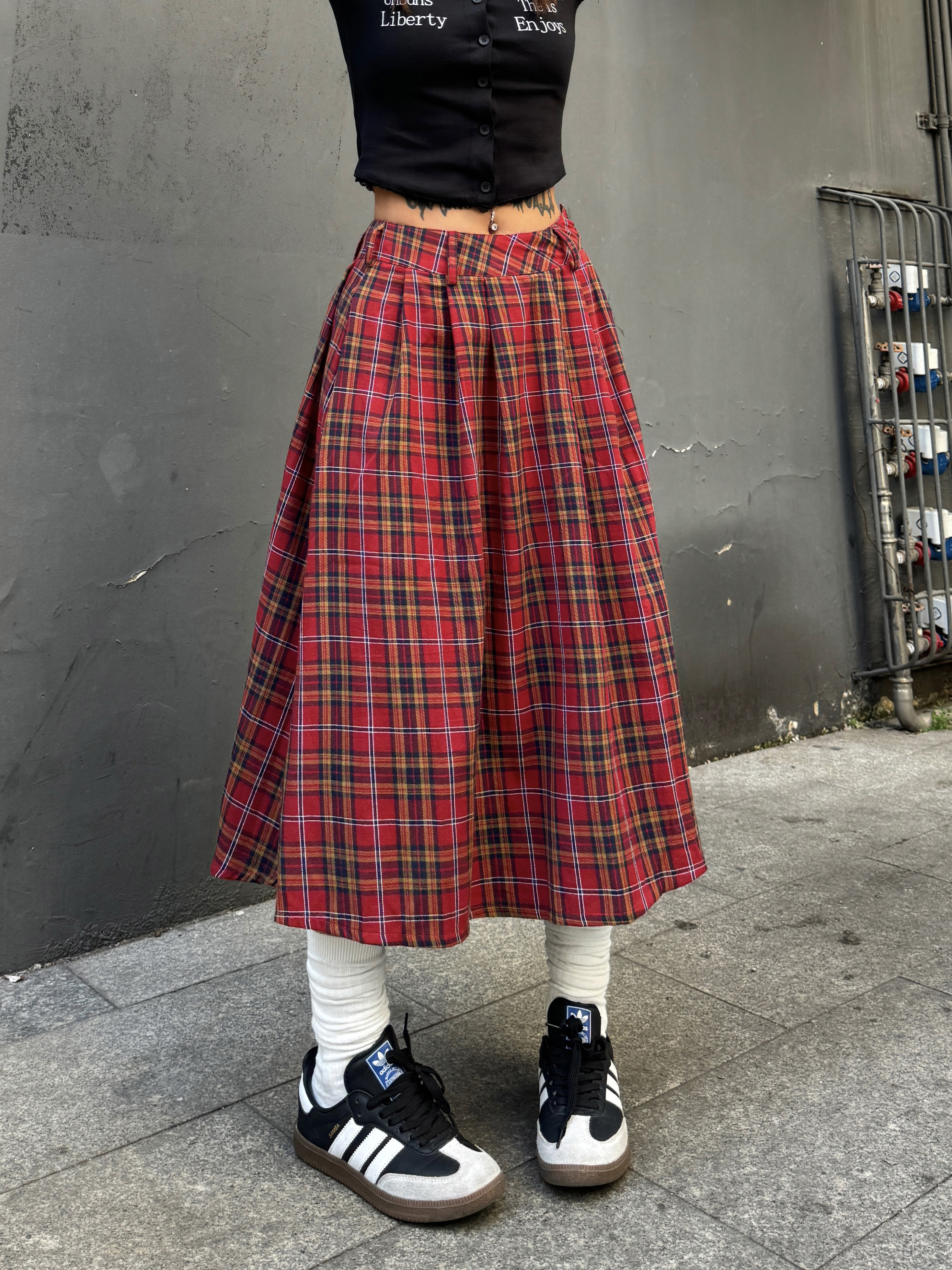 Vintage Red Plaid Midi Skirt for Summer - Slim A-Line Pleated Design, American Style, Spicy Girl Fashion, Y2K Aesthetic Vintage Red Plaid Midi Skirt for Summer - Slim A-Line Pleated Design, American Style, Spicy Girl Fashion, Y2K Aesthetic