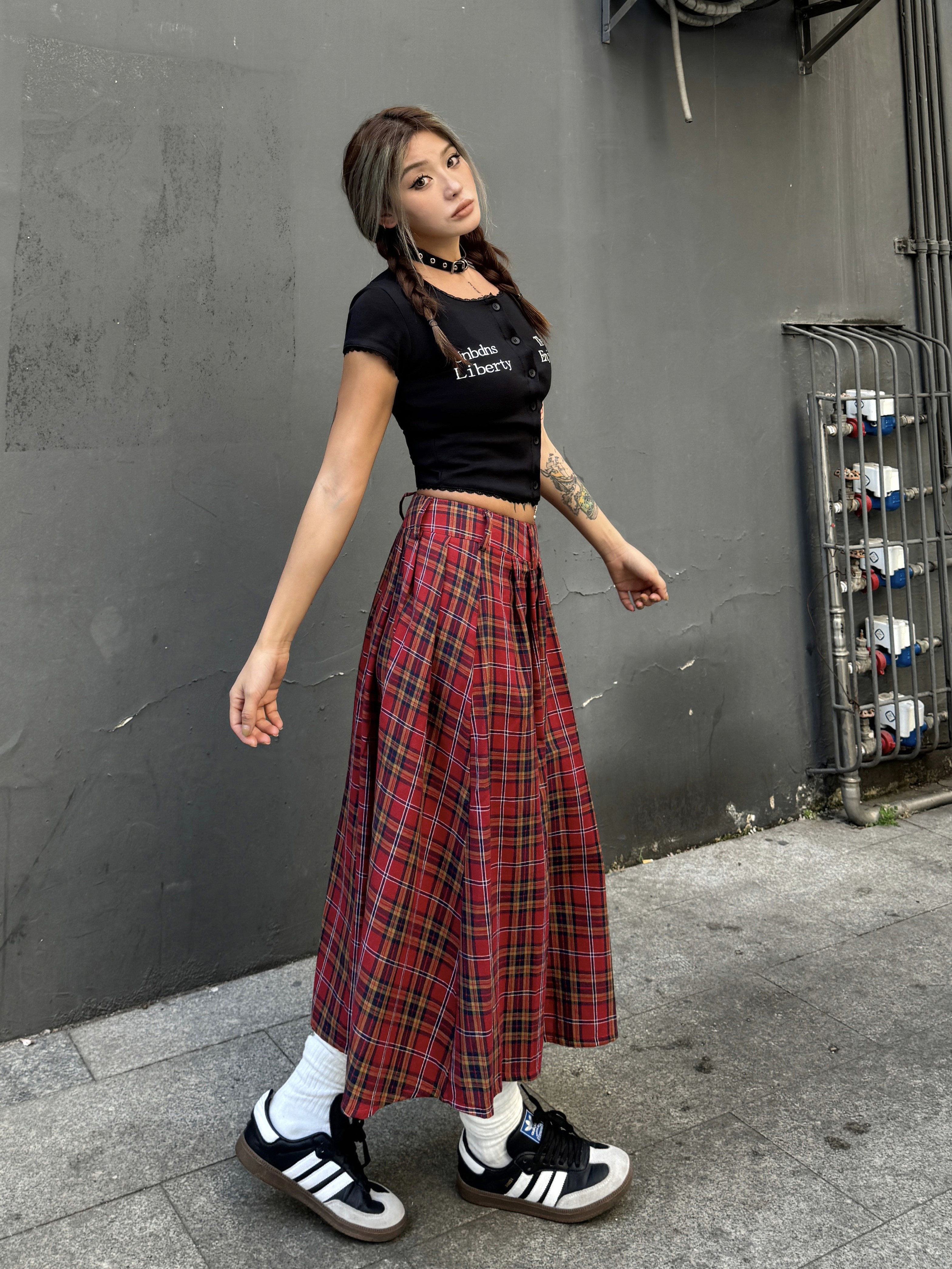 Vintage Red Plaid Midi Skirt for Summer - Slim A-Line Pleated Design, American Style, Spicy Girl Fashion, Y2K Aesthetic Vintage Red Plaid Midi Skirt for Summer - Slim A-Line Pleated Design, American Style, Spicy Girl Fashion, Y2K Aesthetic