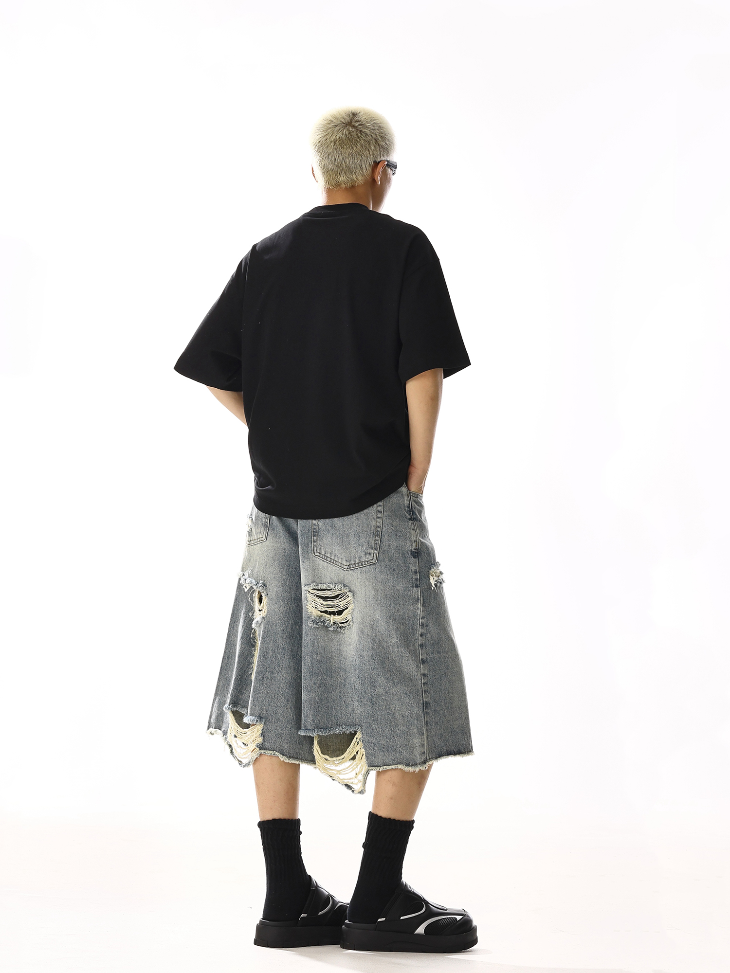 Vintage Ripped Denim Capri Pants for Men and Women, Distressed Loose Straight Wide-Leg Shorts, Summer Style Fashion Vintage Ripped Denim Capri Pants for Men and Women, Distressed Loose Straight Wide-Leg Shorts, Summer Style Fashion