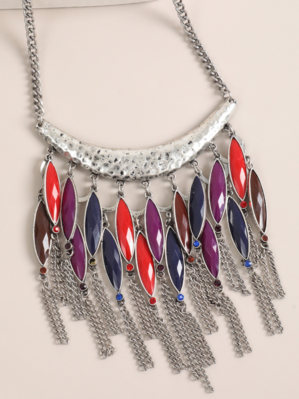 Vintage Silver Tassel Necklace for Women with Exaggerated Diamond-Shaped Gemstones, Bohemian Collarbone Chain Jewelry Vintage Silver Tassel Necklace for Women with Exaggerated Diamond-Shaped Gemstones, Bohemian Collarbone Chain Jewelry