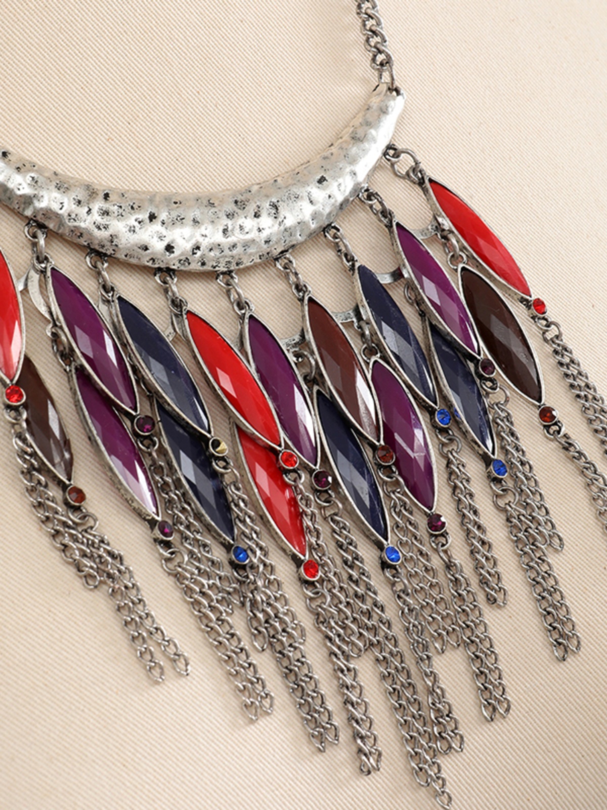 Vintage Silver Tassel Necklace for Women with Exaggerated Diamond-Shaped Gemstones, Bohemian Collarbone Chain Jewelry Vintage Silver Tassel Necklace for Women with Exaggerated Diamond-Shaped Gemstones, Bohemian Collarbone Chain Jewelry