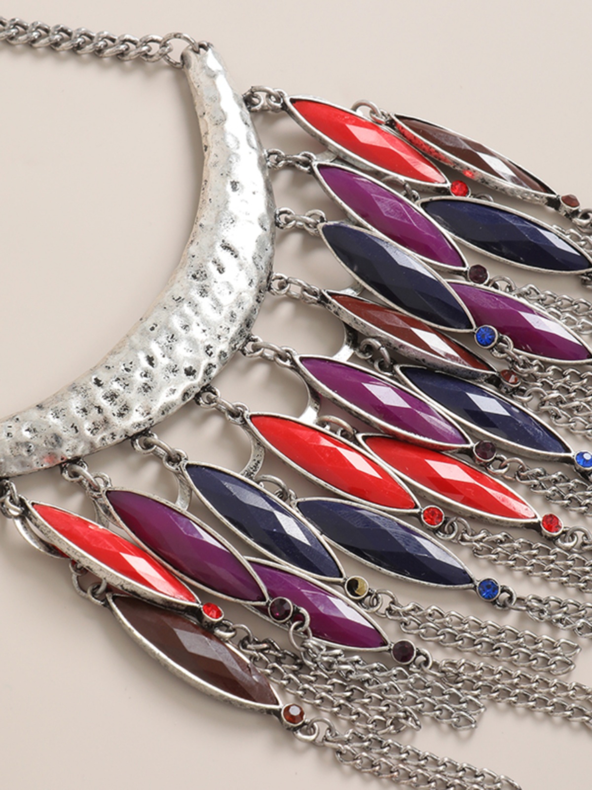 Vintage Silver Tassel Necklace for Women with Exaggerated Diamond-Shaped Gemstones, Bohemian Collarbone Chain Jewelry Vintage Silver Tassel Necklace for Women with Exaggerated Diamond-Shaped Gemstones, Bohemian Collarbone Chain Jewelry