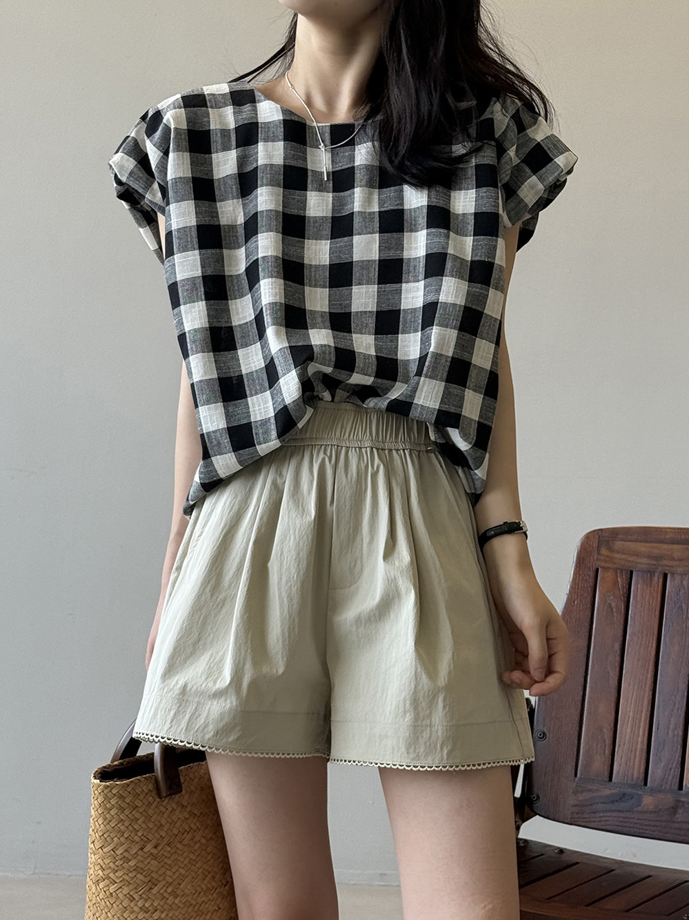 Vintage Sleeveless Plaid Top for Women – Casual High-End Loose Round Neck Vest Blouse for Summer 2025