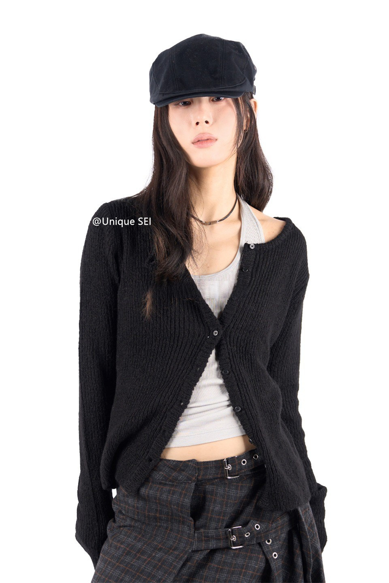 Vintage Street Style Slim-Fit Ribbed Button-Up Knitted Cardigan for Women - Unique Personality Fashion Sweater Vintage Street Style Slim-Fit Ribbed Button-Up Knitted Cardigan for Women - Unique Personality Fashion Sweater