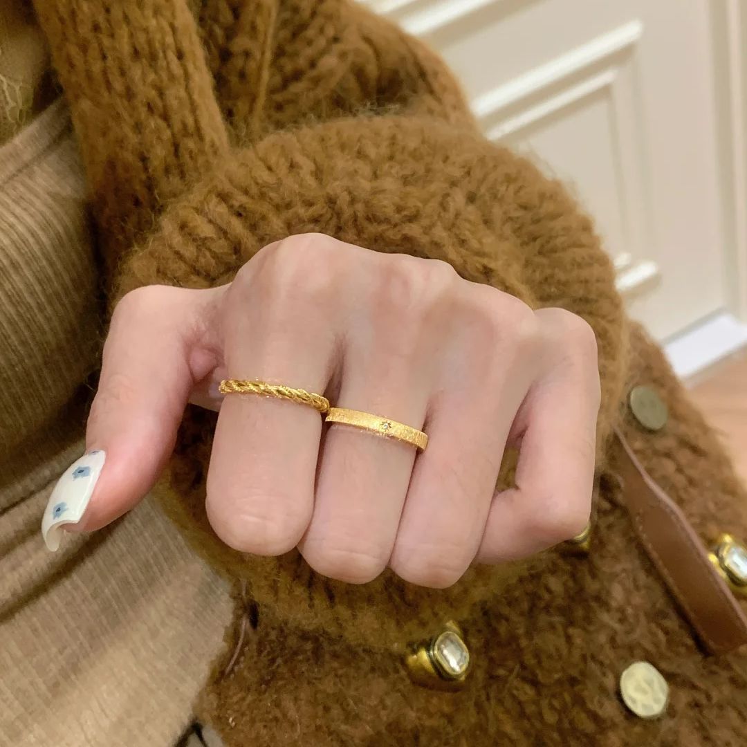 Vintage-Style Adjustable Eight-Pointed Star Ring for Women, High-End Niche Jewelry, 2025 Trend Vintage-Style Adjustable Eight-Pointed Star Ring for Women, High-End Niche Jewelry, 2025 Trend