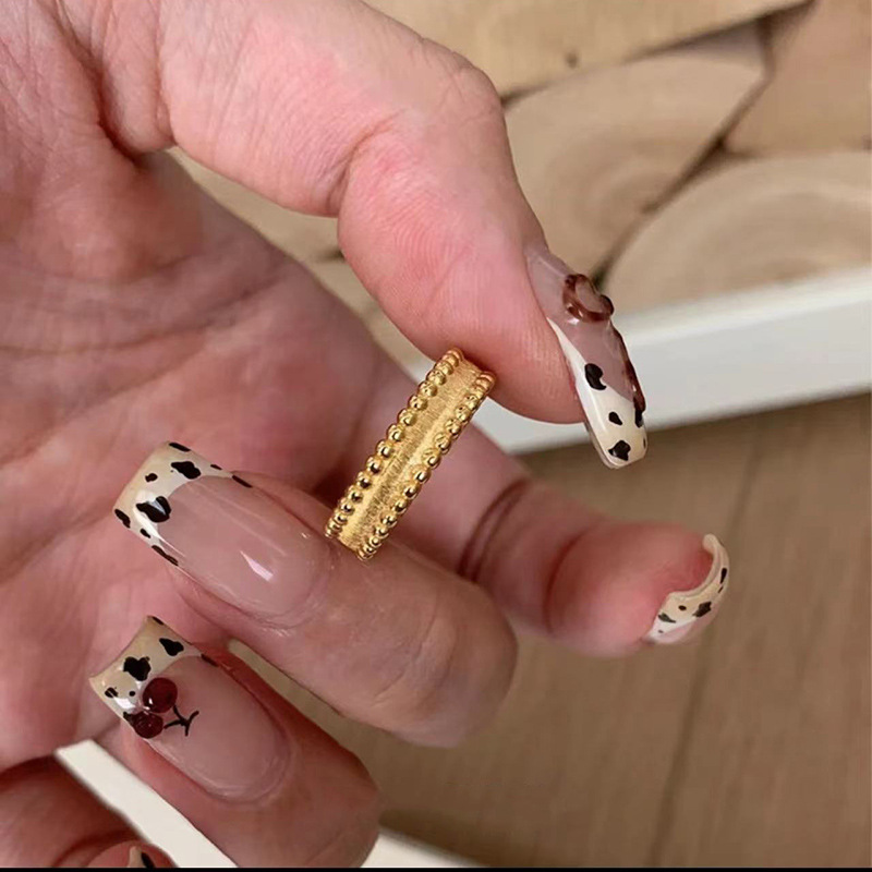 Vintage-Style Purple Bauhinia Flower Textured Small Square Diamond Ring for Women - 2025 Lightweight Retro Luxury Fashion Accessory Vintage-Style Purple Bauhinia Flower Textured Small Square Diamond Ring for Women - 2025 Lightweight Retro Luxury Fashion Accessory