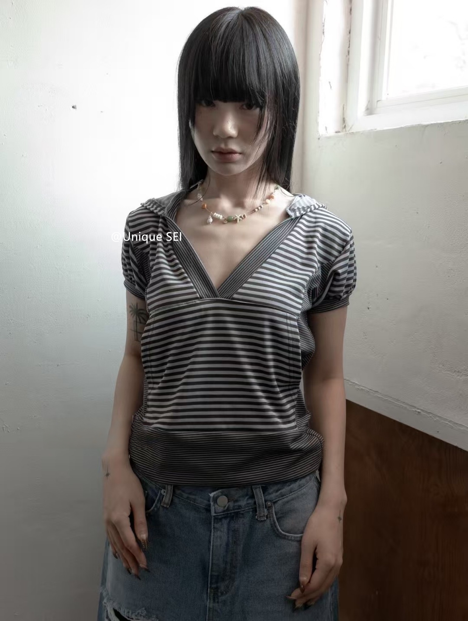 Vintage-Style Striped Hooded Summer Retro V-Neck Slim-Fit Short Sleeve T-Shirt Top - Unique 90s Inspired Casual Wear