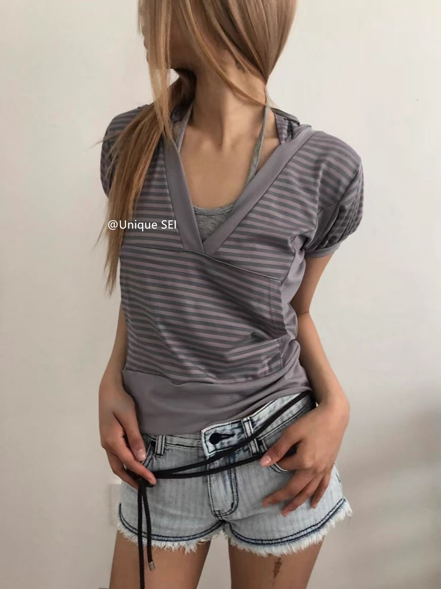 Vintage-Style Striped Hooded Summer Retro V-Neck Slim-Fit Short Sleeve T-Shirt Top - Unique 90s Inspired Casual Wear Vintage-Style Striped Hooded Summer Retro V-Neck Slim-Fit Short Sleeve T-Shirt Top - Unique 90s Inspired Casual Wear