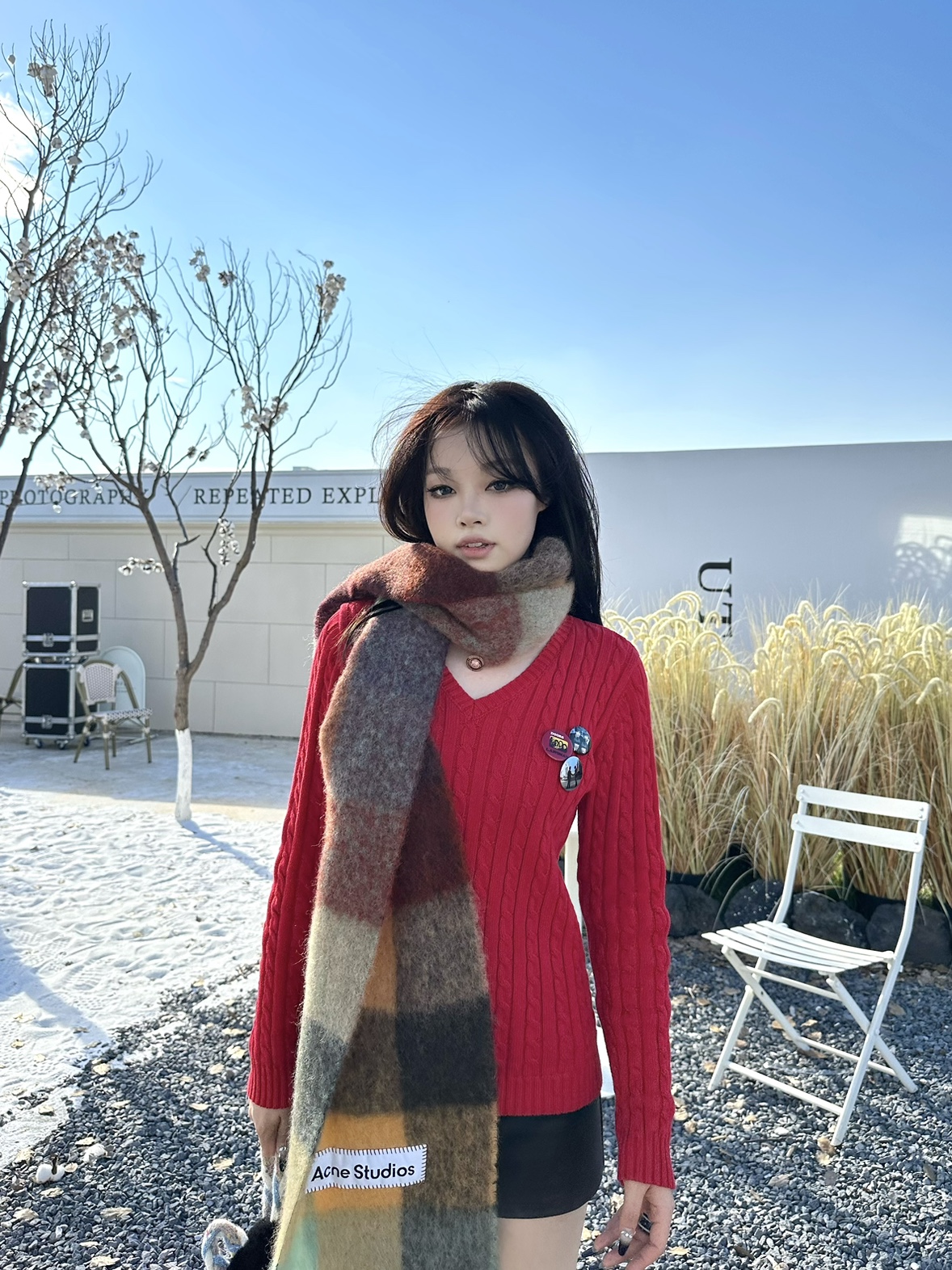 Vintage V-Neck Two-Color Cable Knit Sweater for Autumn & Winter - Cozy Retro Style, Perfect for Fall Fashion
