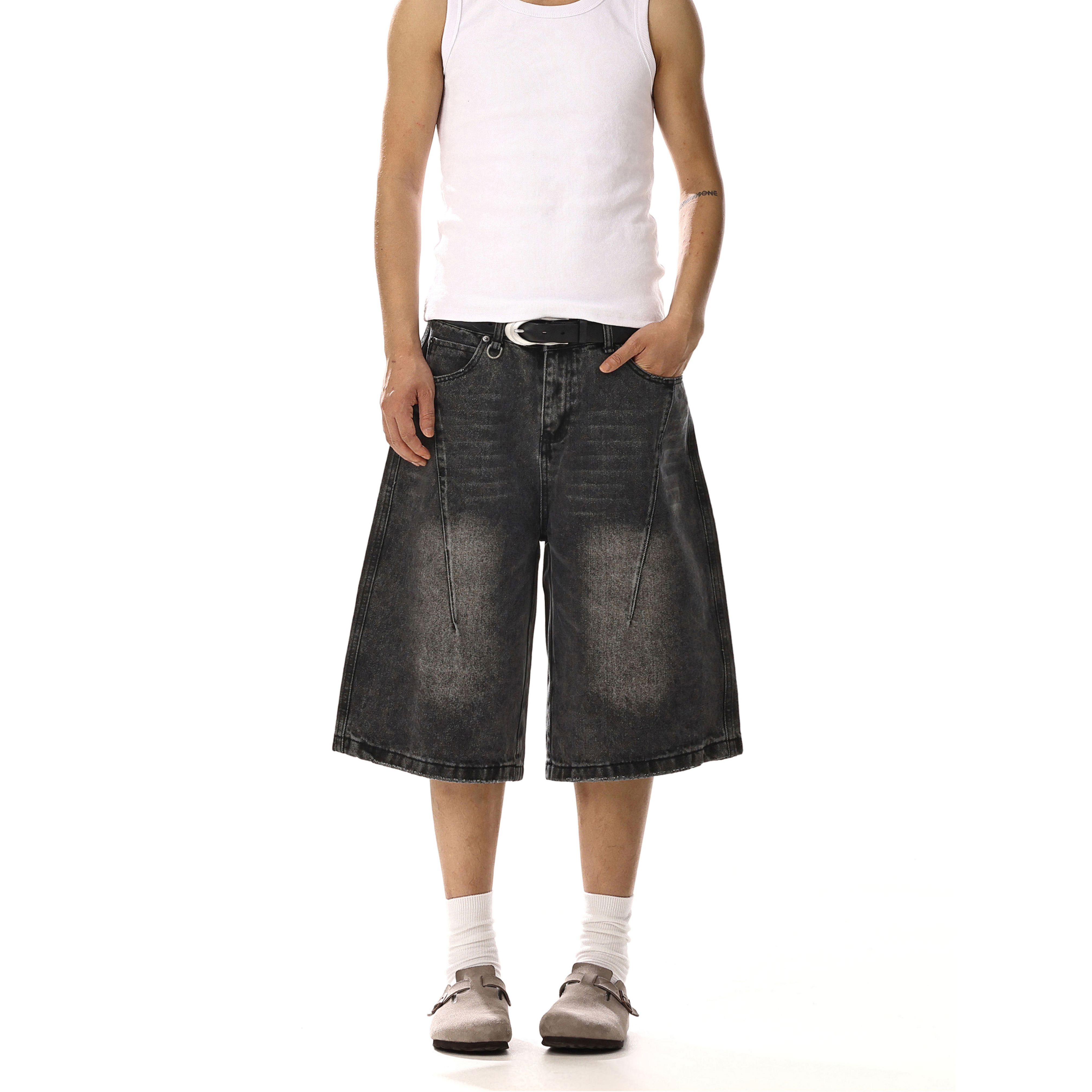 Vintage Washed Distressed Denim Shorts for Men and Women – Loose-Fit Wide-Leg Capri Pants for Casual Street Style Vintage Washed Distressed Denim Shorts for Men and Women – Loose-Fit Wide-Leg Capri Pants for Casual Street Style