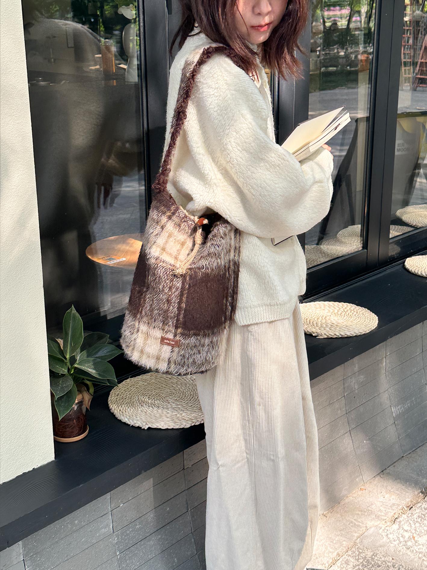 Vintage Wool Plaid Bucket Bag - Truffle Tani Inspired Autumn Winter Shoulder Bag for Chic Style Vintage Wool Plaid Bucket Bag - Truffle Tani Inspired Autumn Winter Shoulder Bag for Chic Style
