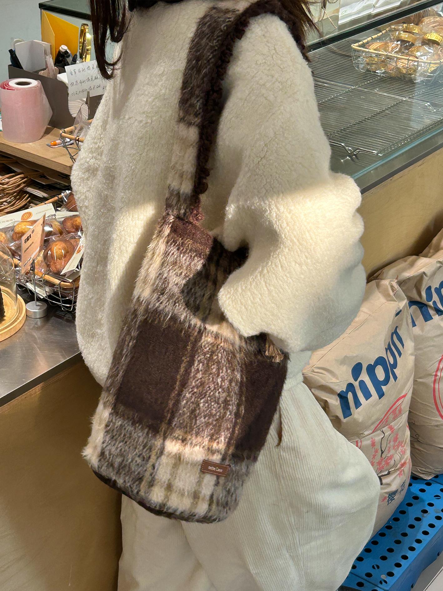 Vintage Wool Plaid Bucket Bag - Truffle Tani Inspired Autumn Winter Shoulder Bag for Chic Style Vintage Wool Plaid Bucket Bag - Truffle Tani Inspired Autumn Winter Shoulder Bag for Chic Style