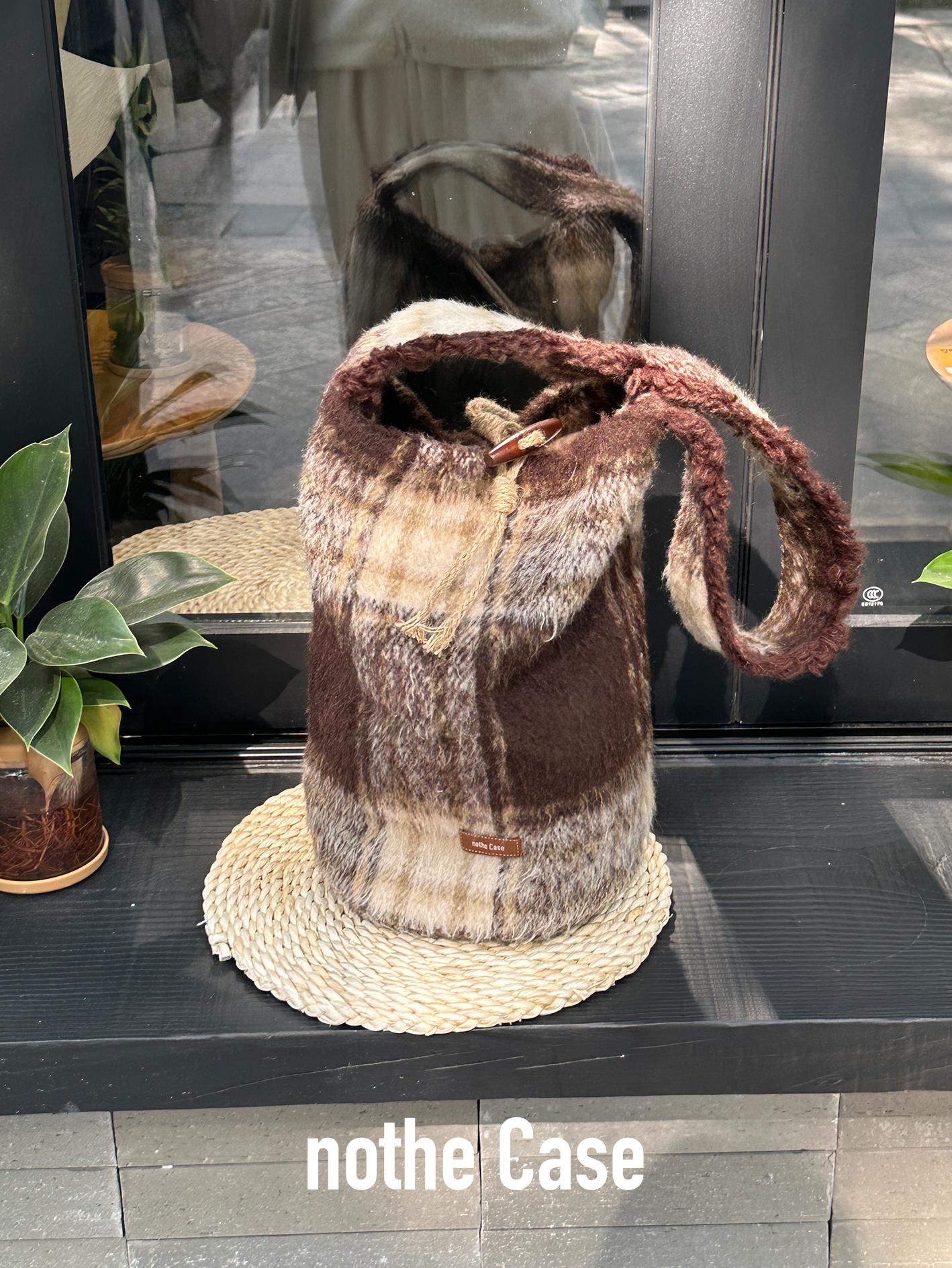 Vintage Wool Plaid Bucket Bag - Truffle Tani Inspired Autumn Winter Shoulder Bag for Chic Style Vintage Wool Plaid Bucket Bag - Truffle Tani Inspired Autumn Winter Shoulder Bag for Chic Style