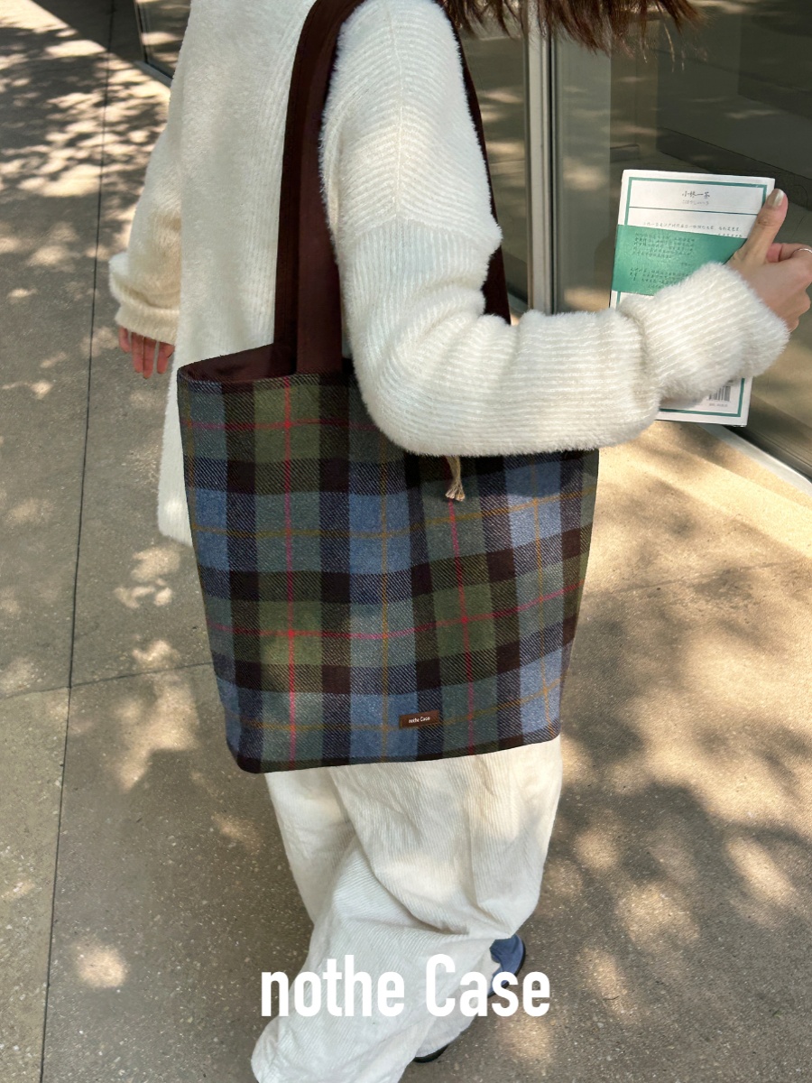 Vintage Wool Plaid Large Capacity Tote Bag - Niche Commuter Shoulder Bag for Effortless Style and Everyday Use Vintage Wool Plaid Large Capacity Tote Bag - Niche Commuter Shoulder Bag for Effortless Style and Everyday Use