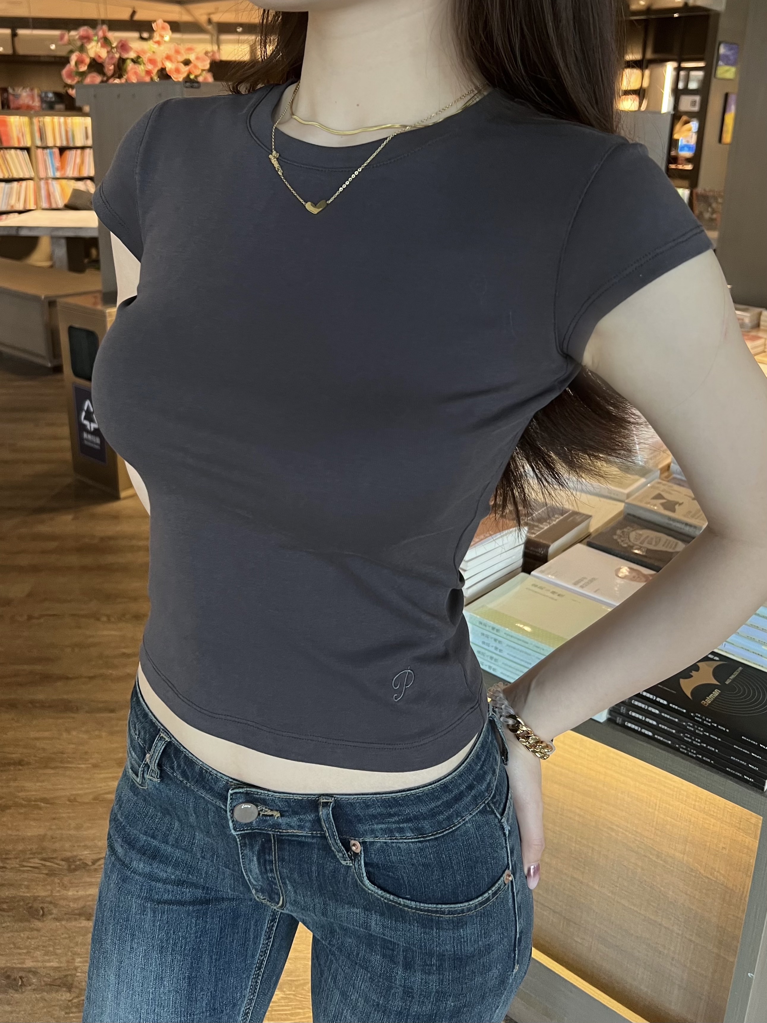 Waist-Cinching Straight Shoulder T-Shirt - Smooth, Breathable Fabric in 4 Colors - Trendy Casual Style for Everyday Wear Waist-Cinching Straight Shoulder T-Shirt - Smooth, Breathable Fabric in 4 Colors - Trendy Casual Style for Everyday Wear